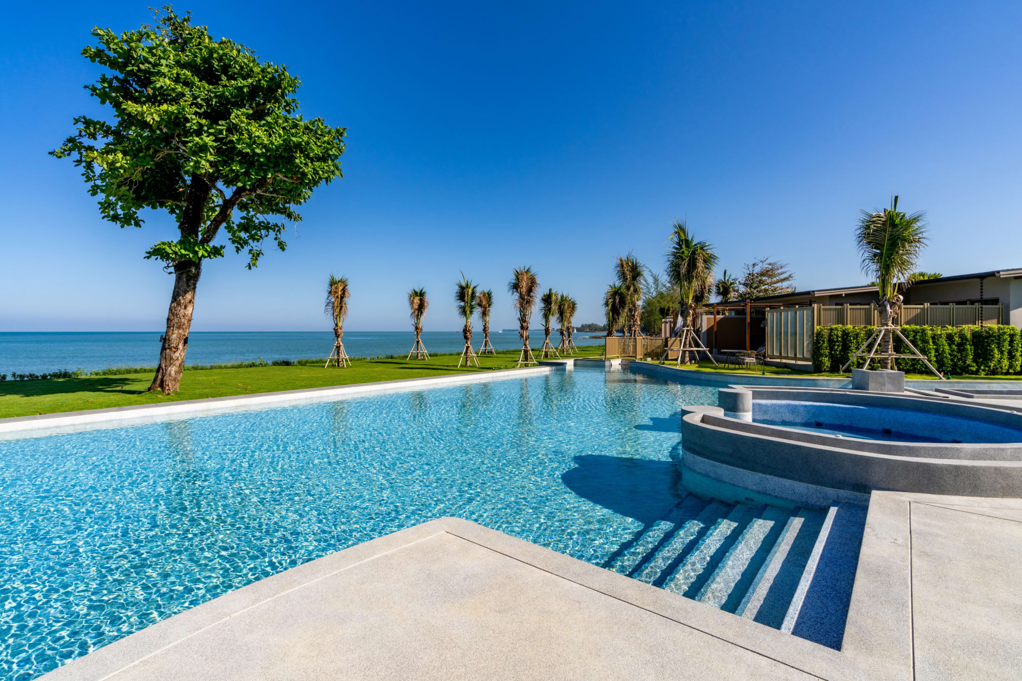 The Little Shore Khao Lak by Katathani: Thailand The Little Shore Seafront Pool Villa in Love
