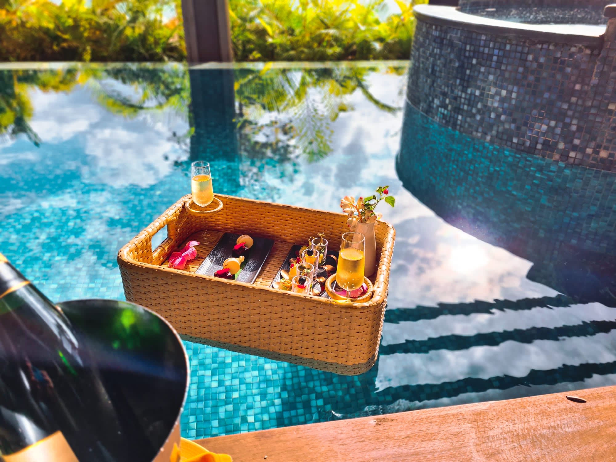 Le Jadis Beach Resort & Wellness Mauritius in Nord | Nordwesten: Le Jadis Beach Resort - Floating Basket