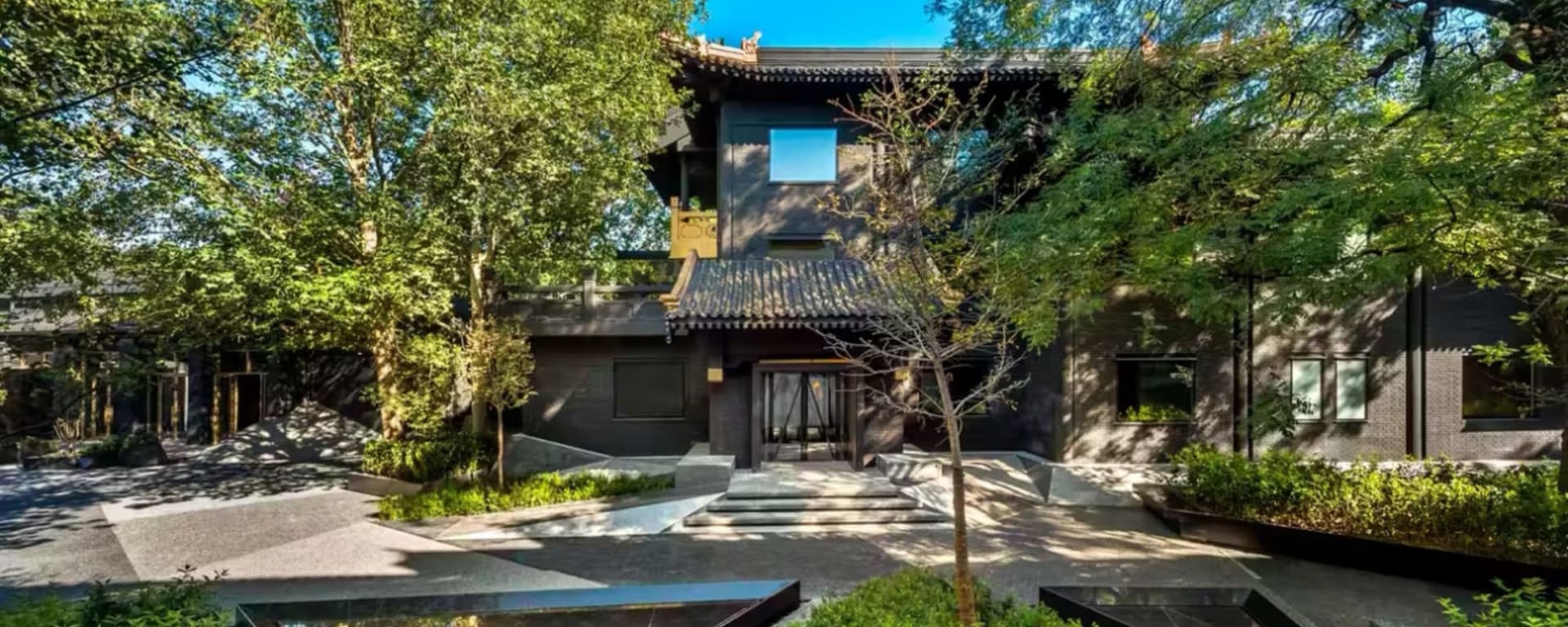 Blossom House in Peking:  China Peking Blossom House