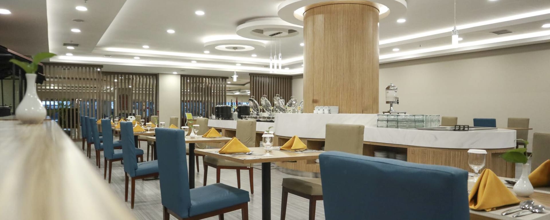 Anara Sky Kualanamu Medan Airport: Indonesien Sumatra Anara Sky - Restaurant