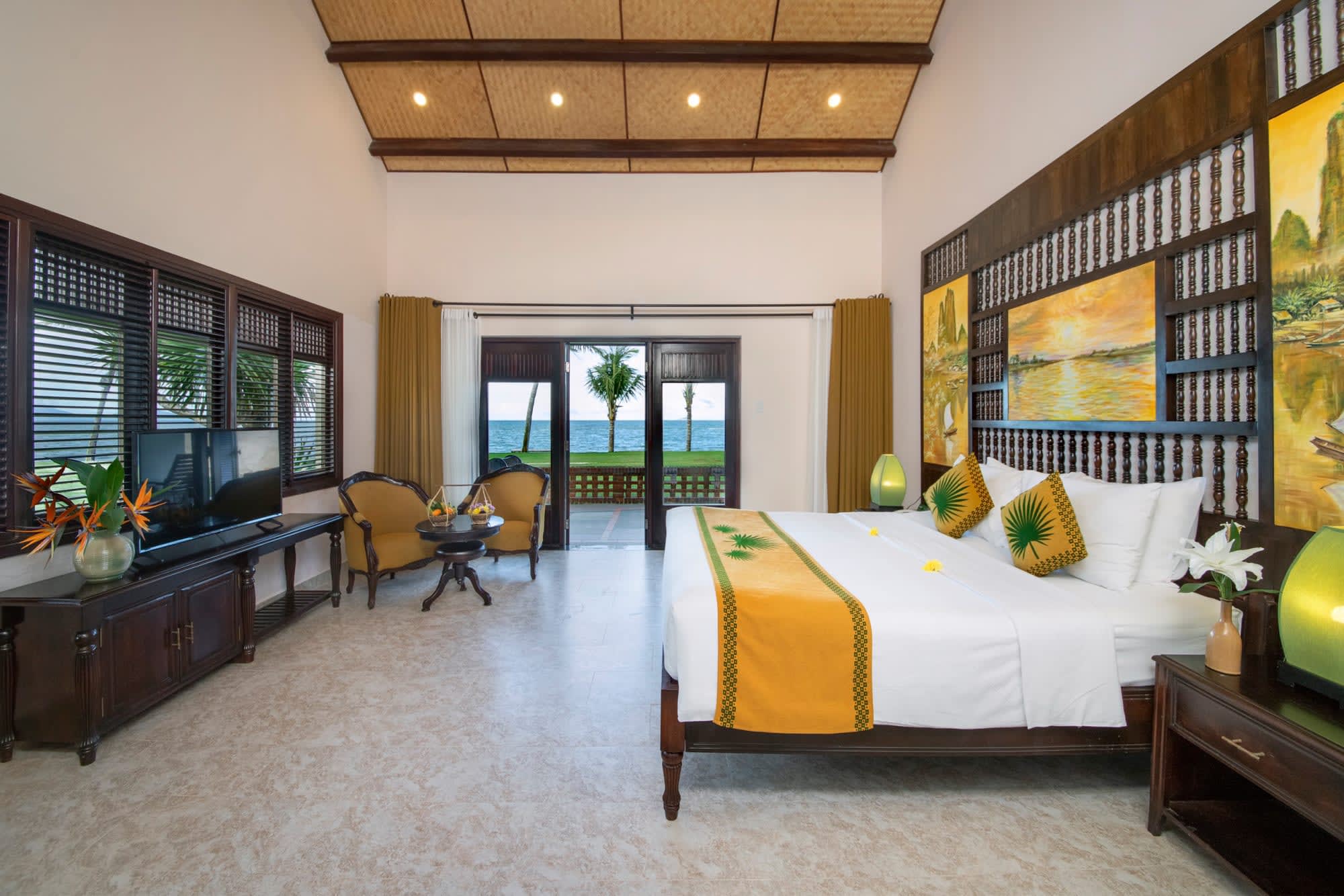 Palm Garden Resort Hoi An:  Palm Garden Resort Hoi An Bungalow Beach Front View