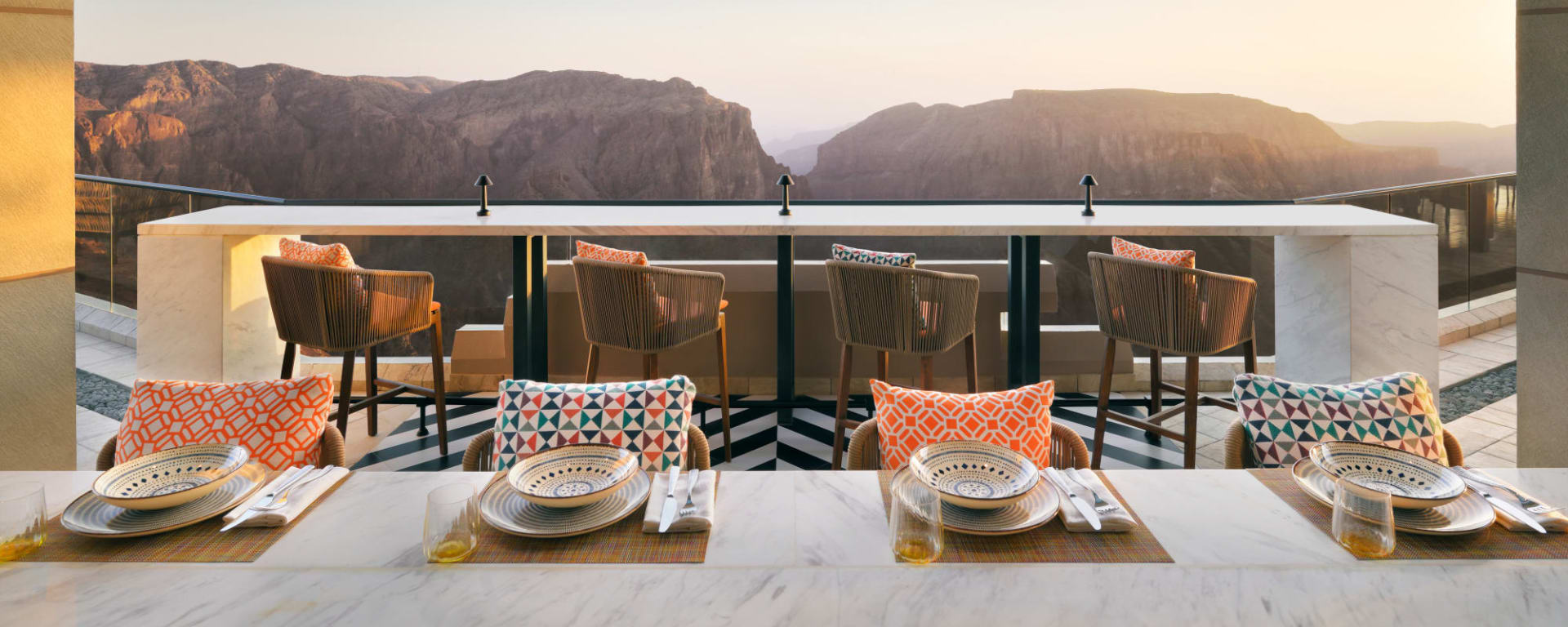 Hotel Indigo Jabal Akhdar Resort & Spa by IHG in Gebirge:  Oman Indigo Jebel Akhdar Vue Rooftop Lounge