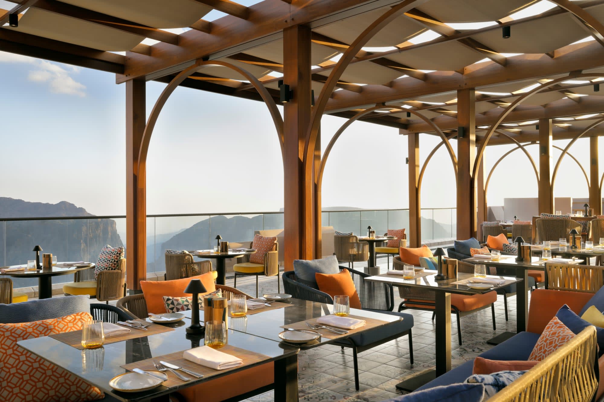 Hotel Indigo Jabal Akhdar Resort & Spa by IHG in Gebirge:   Oman Indigo Jebel Akhdar Vue Rooftop & Lounge
