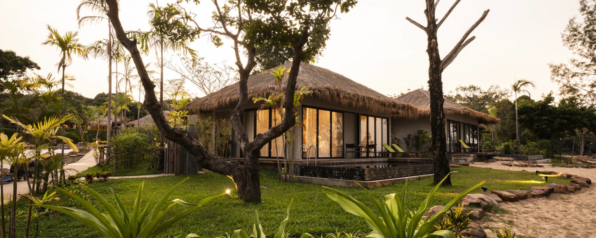 JATI Koh Russey in Sihanoukville & Inseln:  JATI Koh Russey Beachfront Pool-Villa