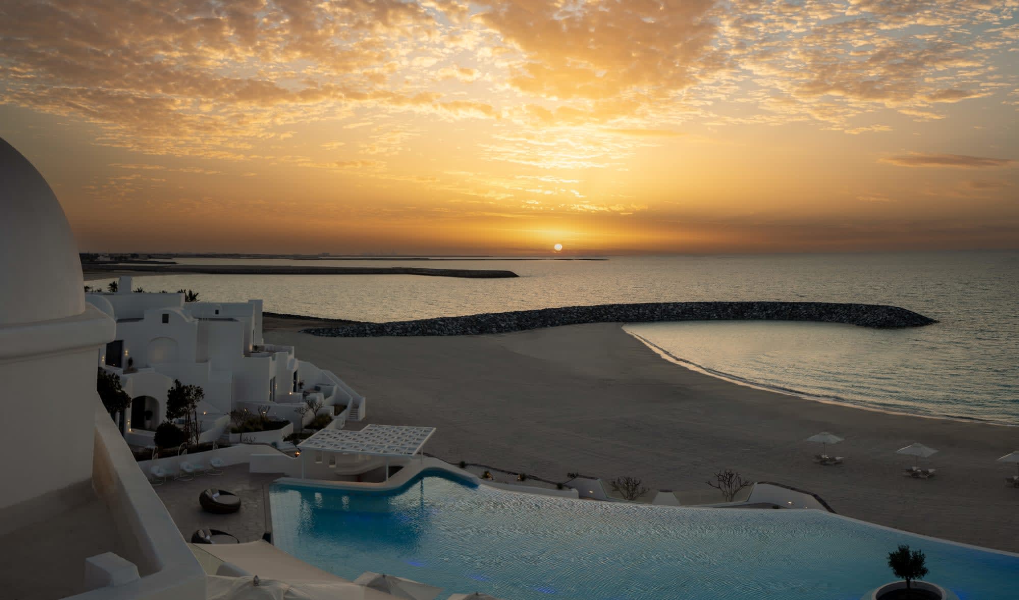 Anantara Retreat Santorini Abu Dhabi: Anantara Retreat Santorini