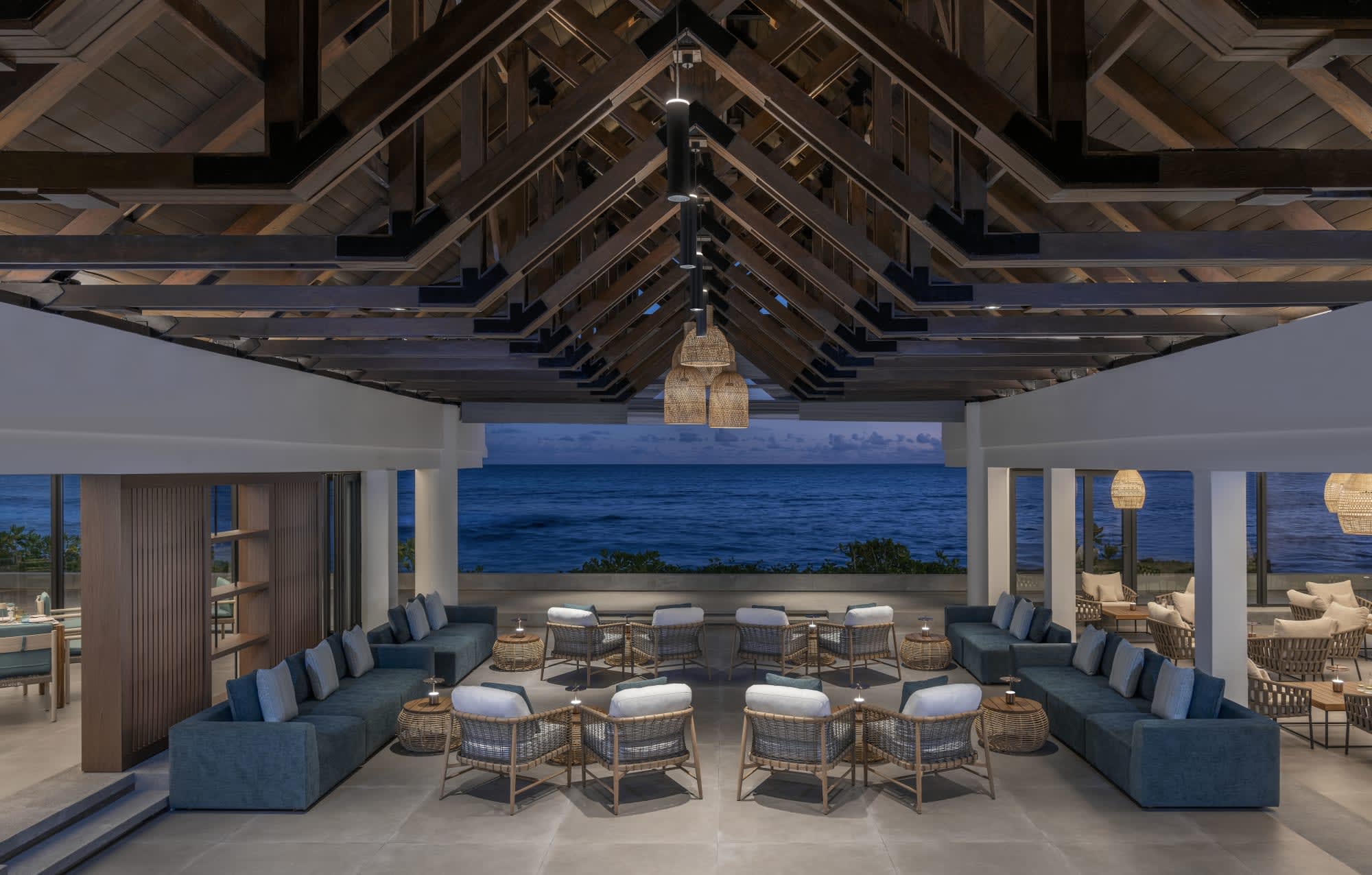 AVANI+ Barbarons Seychelles in Mahé: Bar Barons