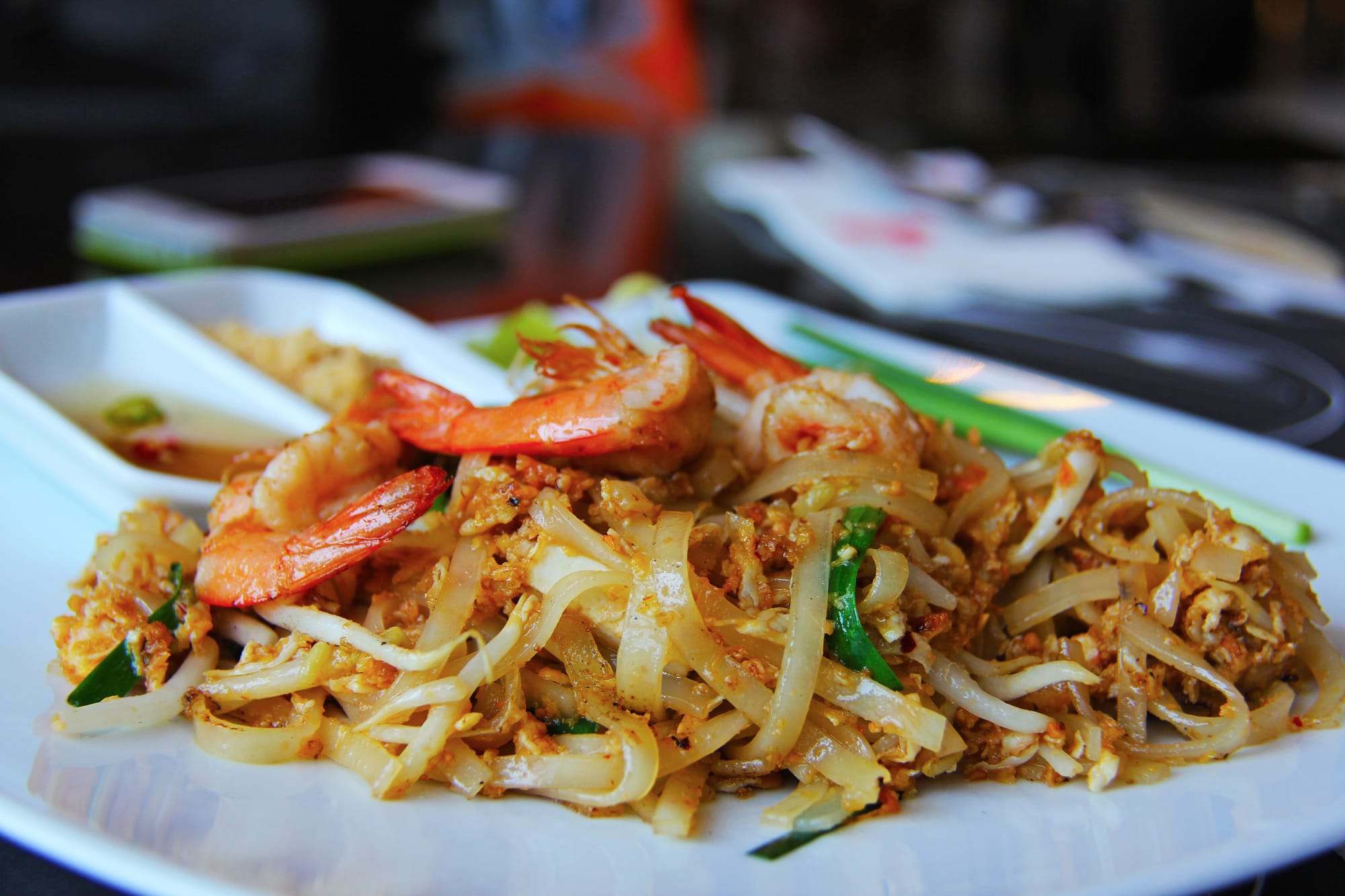 Flusskreuzfahrt auf dem River Kwai ab Bangkok: Thailand River Kwai Flusskreuzfahrt Pad Thai