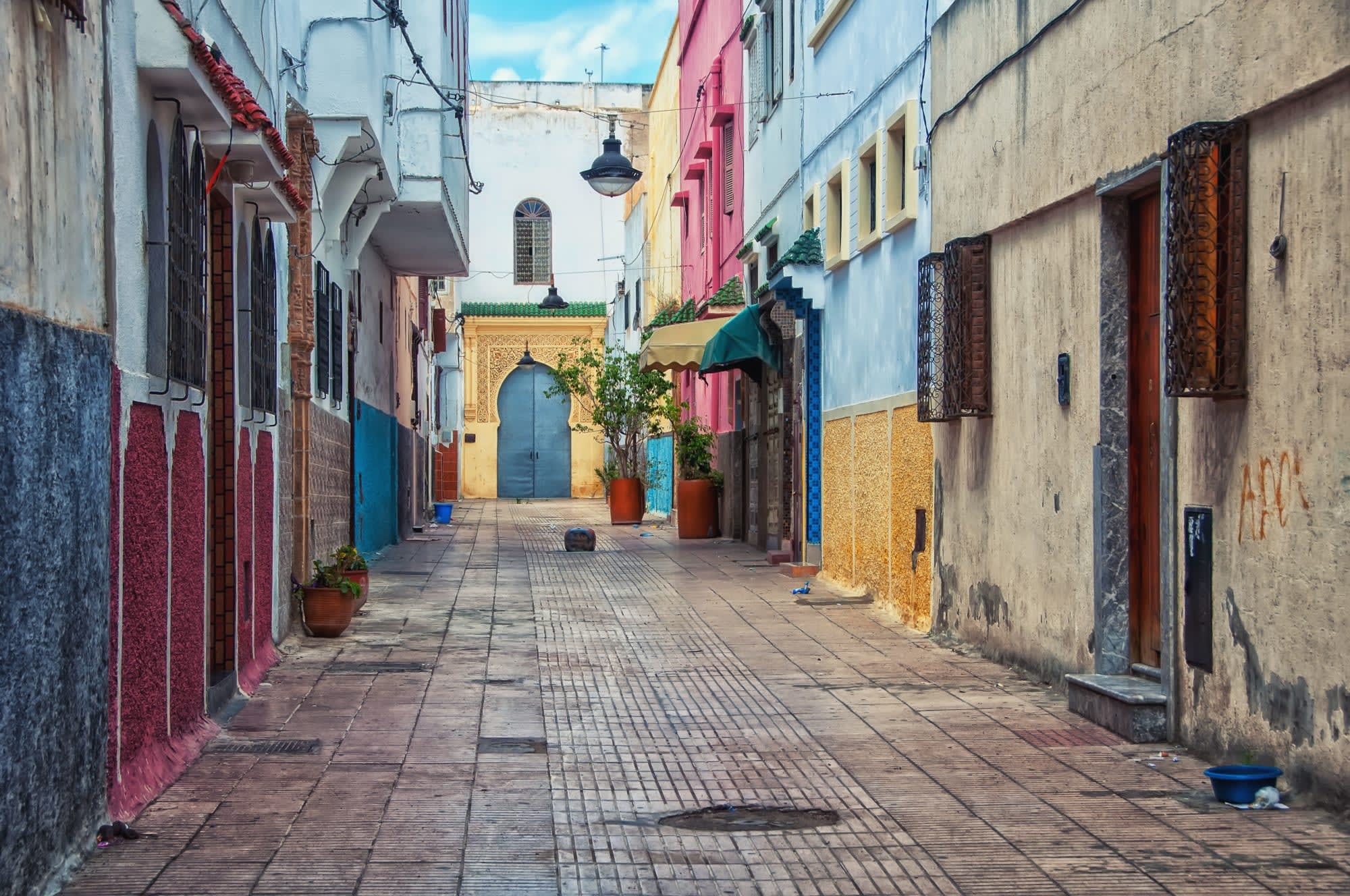Klassisches Marokko: Die Königsstädte ab Marrakesch: Marokko Rabat Traditionelle Häuser