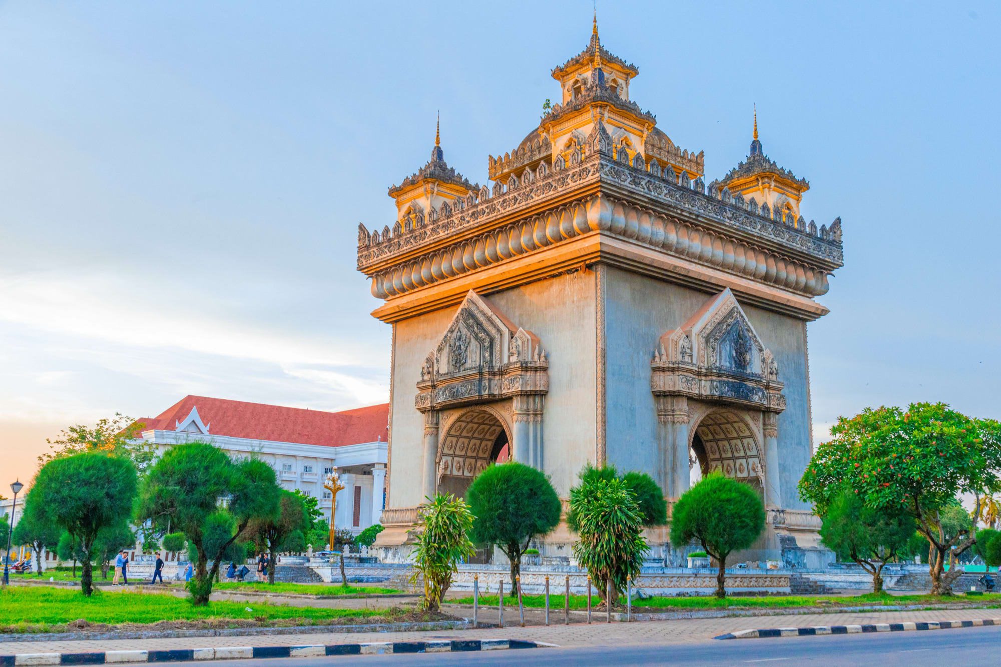 Höhepunkte Laos ab Luang Prabang: Laos Vientiane Patuxay