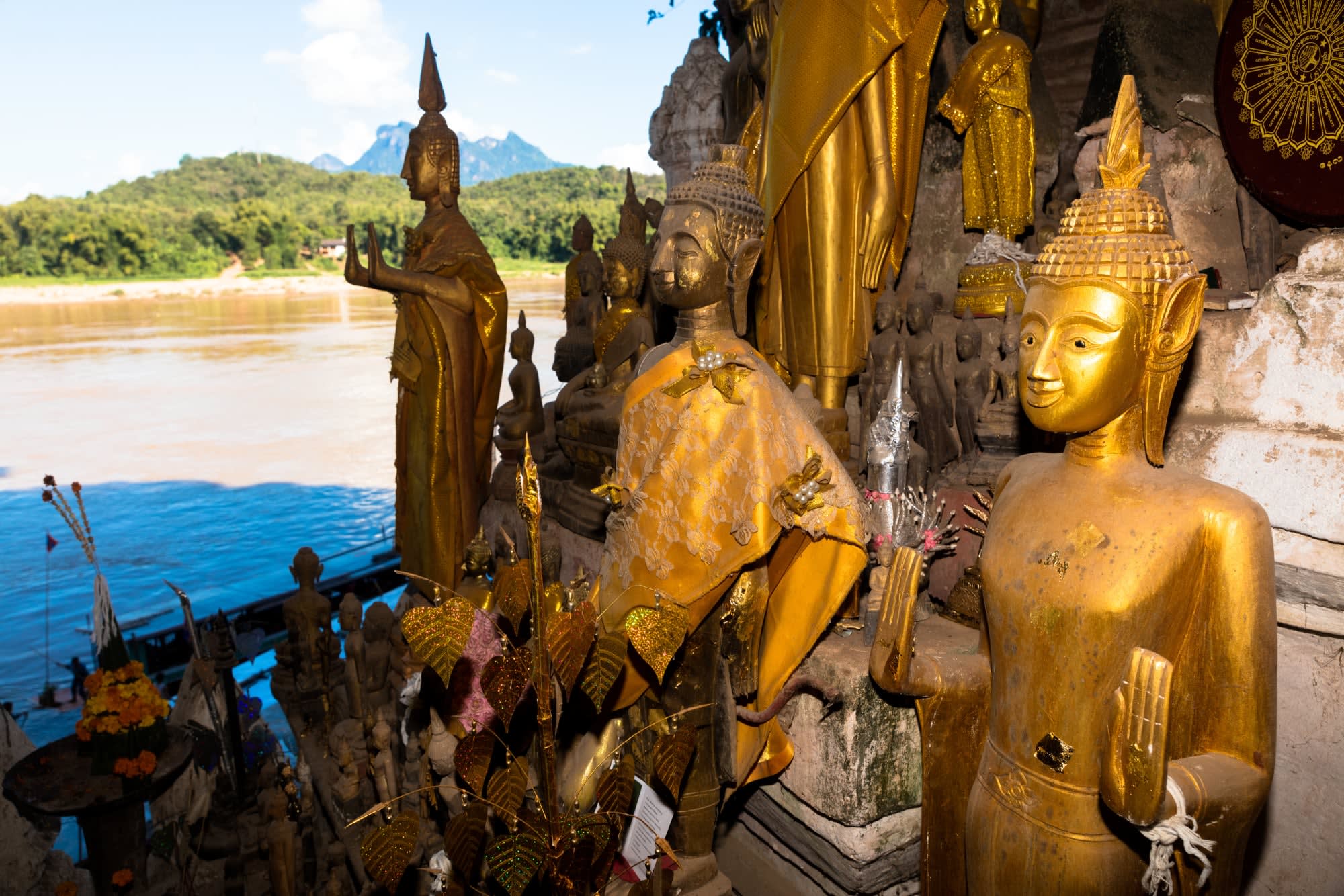 Klassisches Laos ab Luang Prabang: Laos Pak Ou Höhle