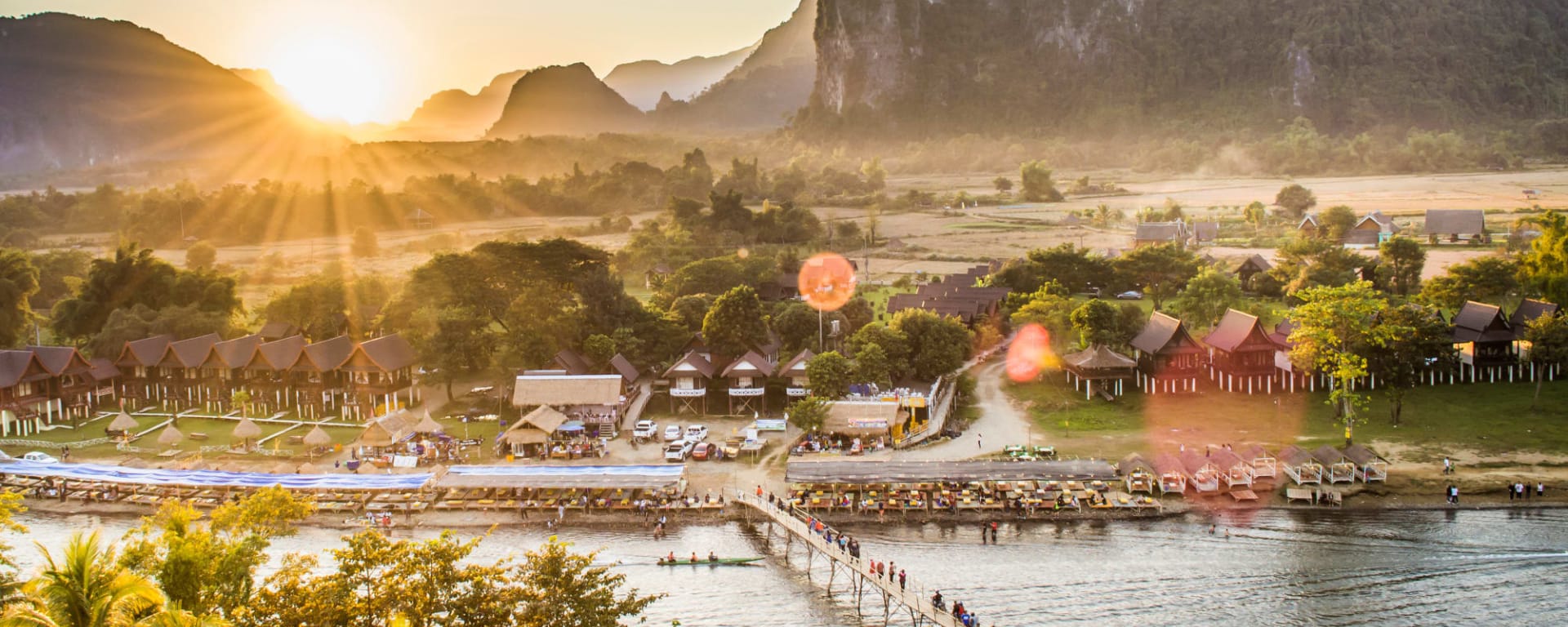 Überland von Luang Prabang nach Vientiane: Laos Vang Vieng Nam Song Fluss
