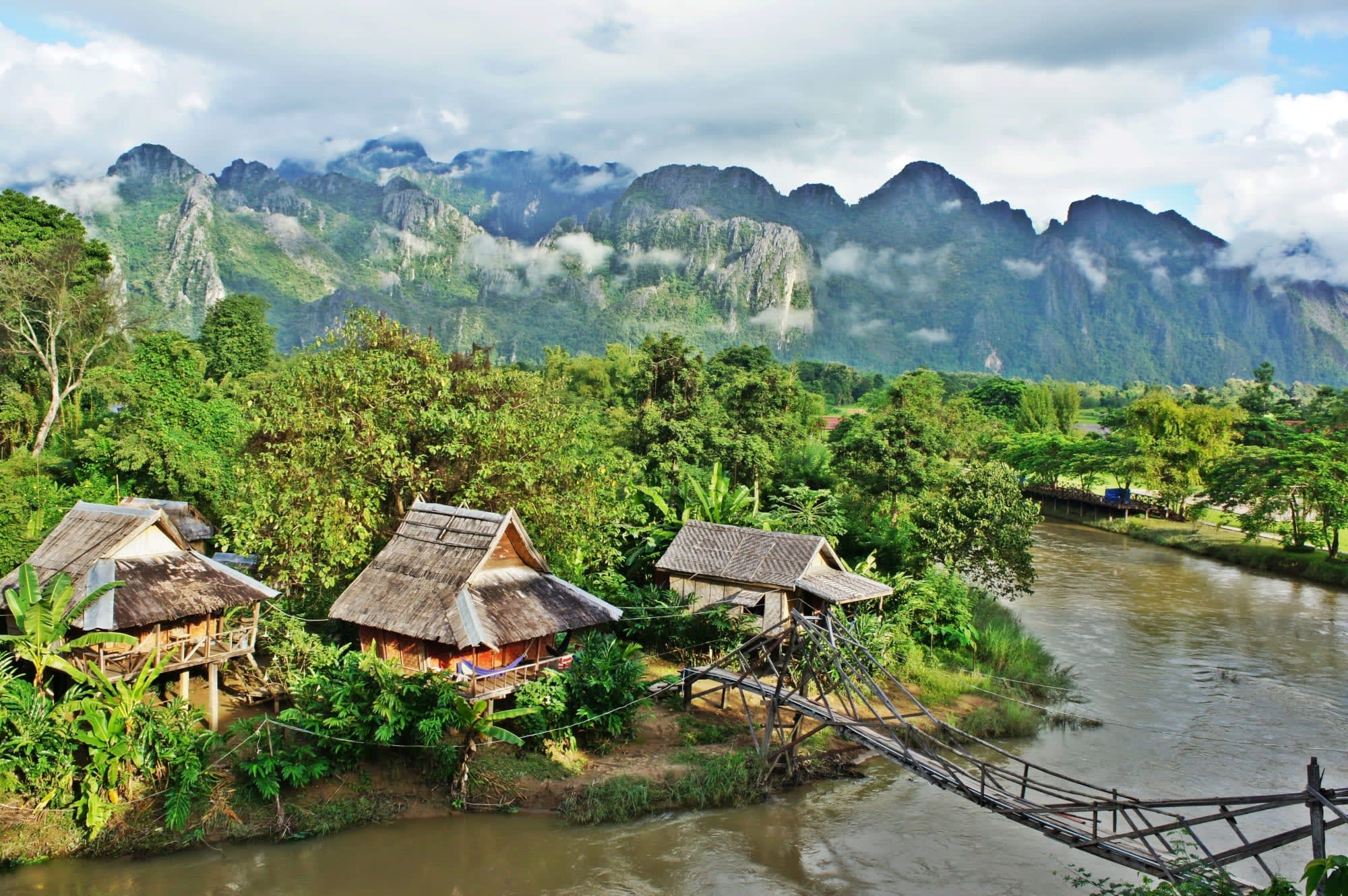 Überland von Luang Prabang nach Vientiane: Laos Vang Vieng