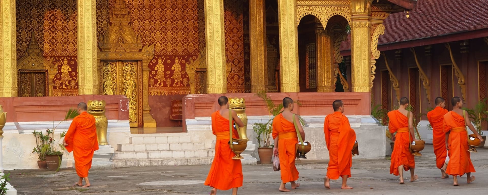 Luang Prabang Entdecken: Laos Luang Prabang Almosengang Tak Bat