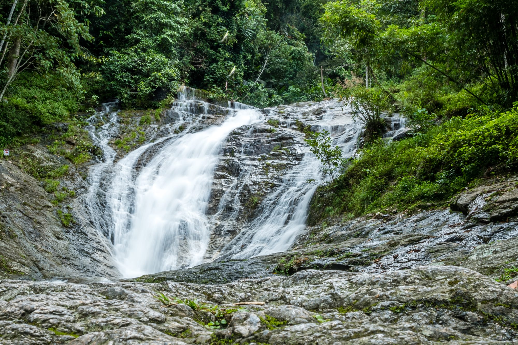 Cameron Highlands ab Kuala Lumpur: Malaysia Cameron Highlands Late Iskandar Wasserfall