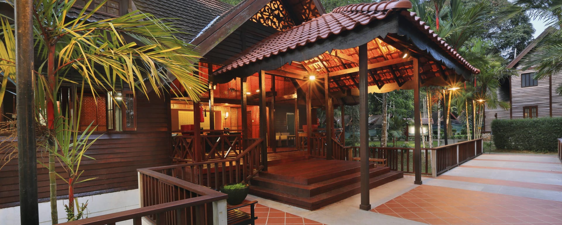 Taman Negara Erlebnistour ab Kuala Lumpur: facilities: Malaysia Mutiara Taman Negara - Lobby