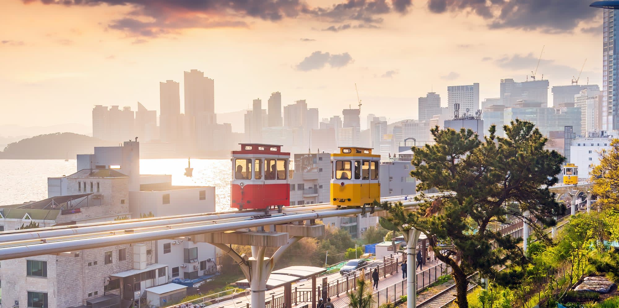 Höhepunkte im Land der Morgenstille inkl. Flug EK ab Seoul: Südkorea Busan Haeundae Zug