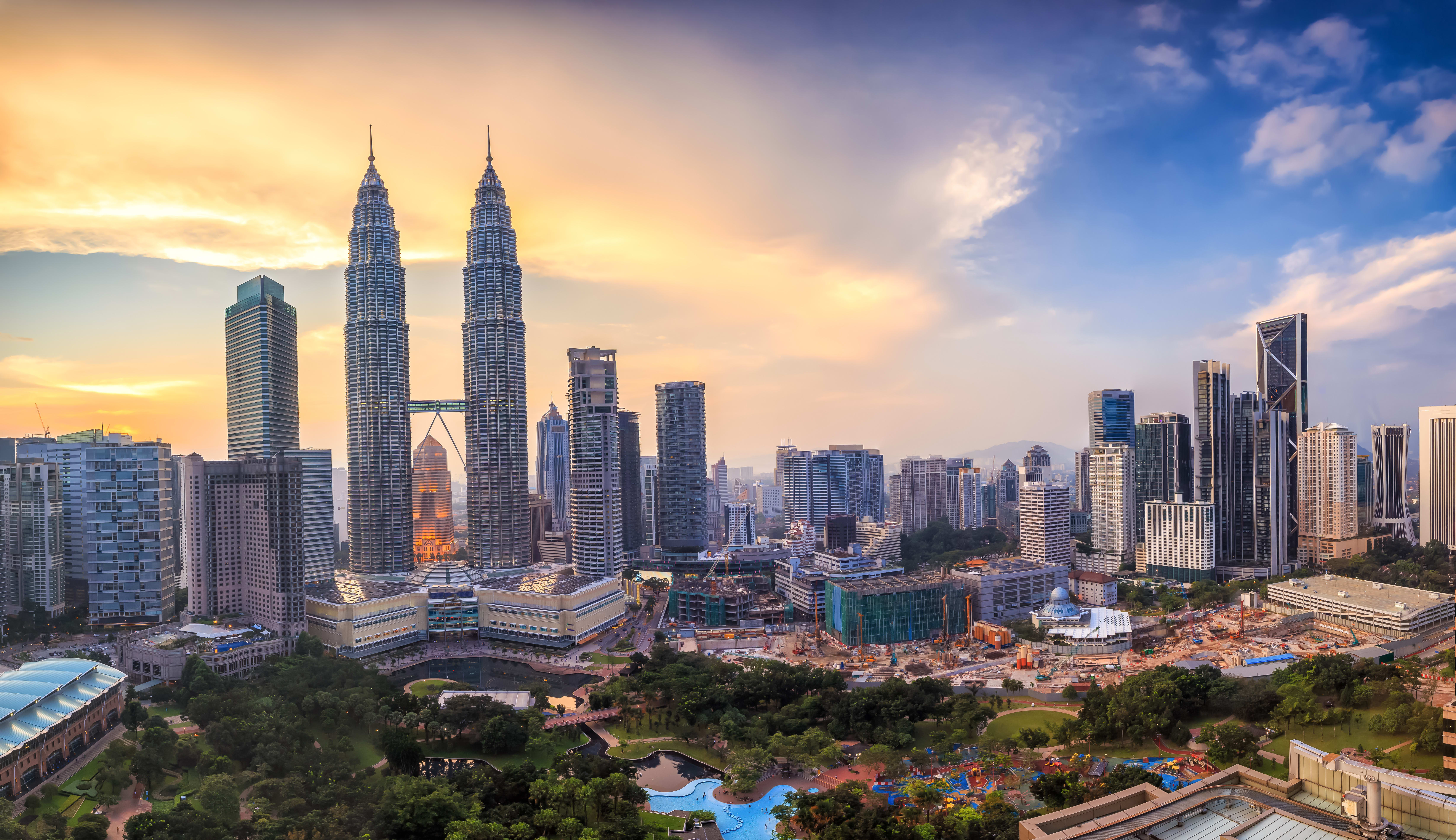 Höhepunkte Malaysias ab Kuala Lumpur: Malaysia Kuala Lumpur Skyline Sonnenuntergang