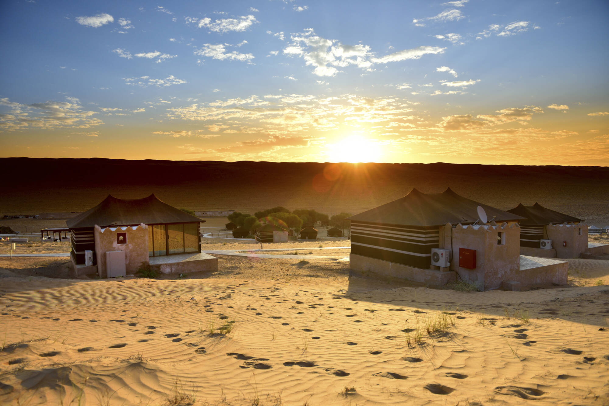 Offroad Abenteuer Oman ab Muscat: Oman Wahiba Sands 1000 Nights Camp