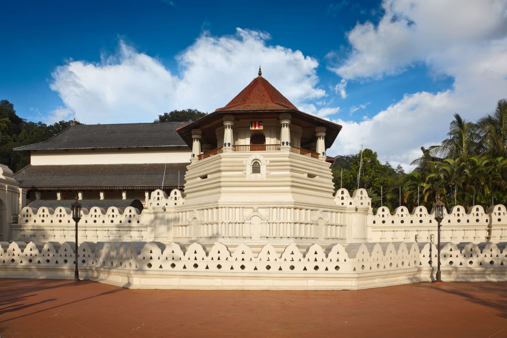 Naturpfade Sri Lankas ab Colombo: Sri Lanka Kandy Zahntempel