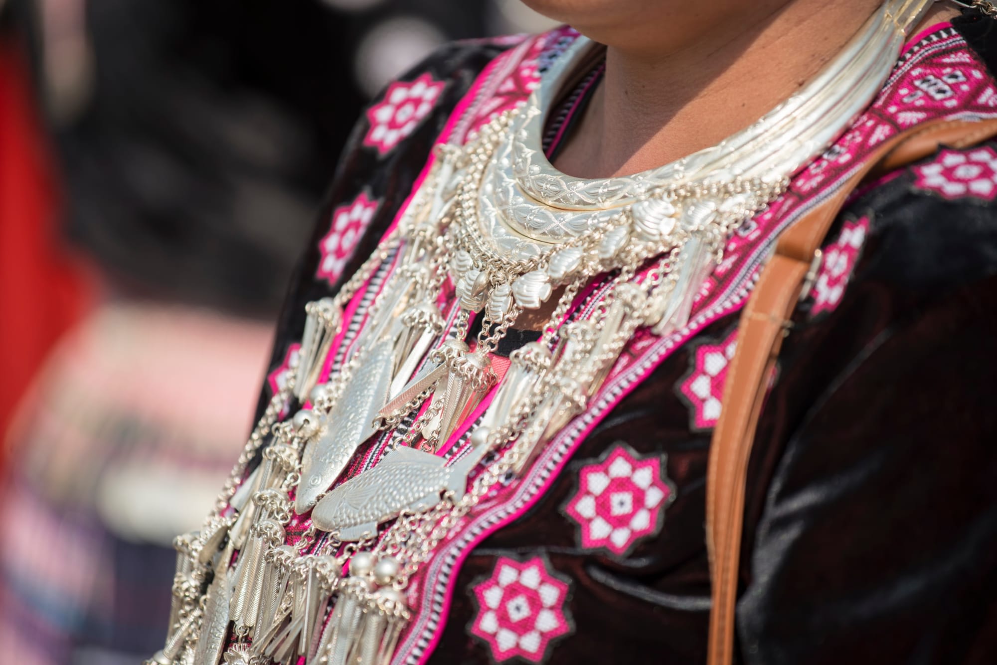 Mietwagenreise Mae Hong Son ab Chiang Mai: Thailand Tracht Lisu Bergstamm