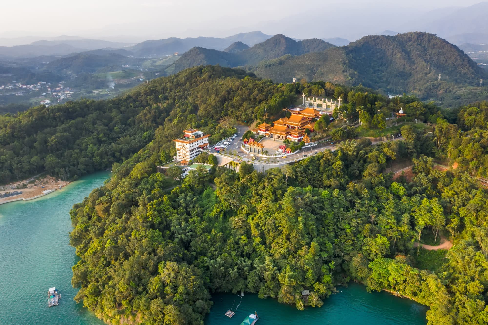 Höhepunkte Taiwans ab Taipei: Taiwan Sonne Mond See Wenwu Tempel