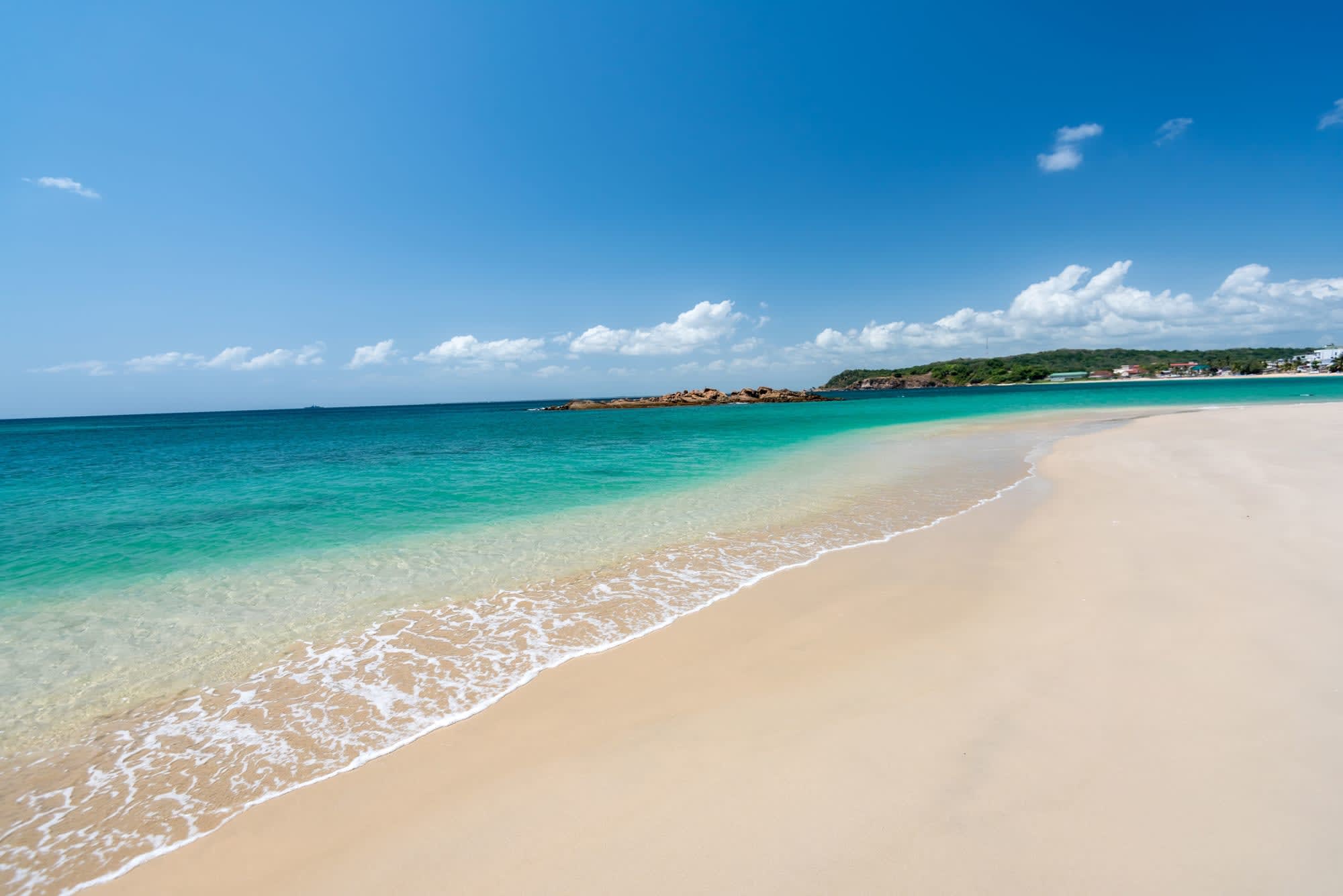 Auf neuen Wegen ab Colombo: Sri Lanka Strand Trincomalee