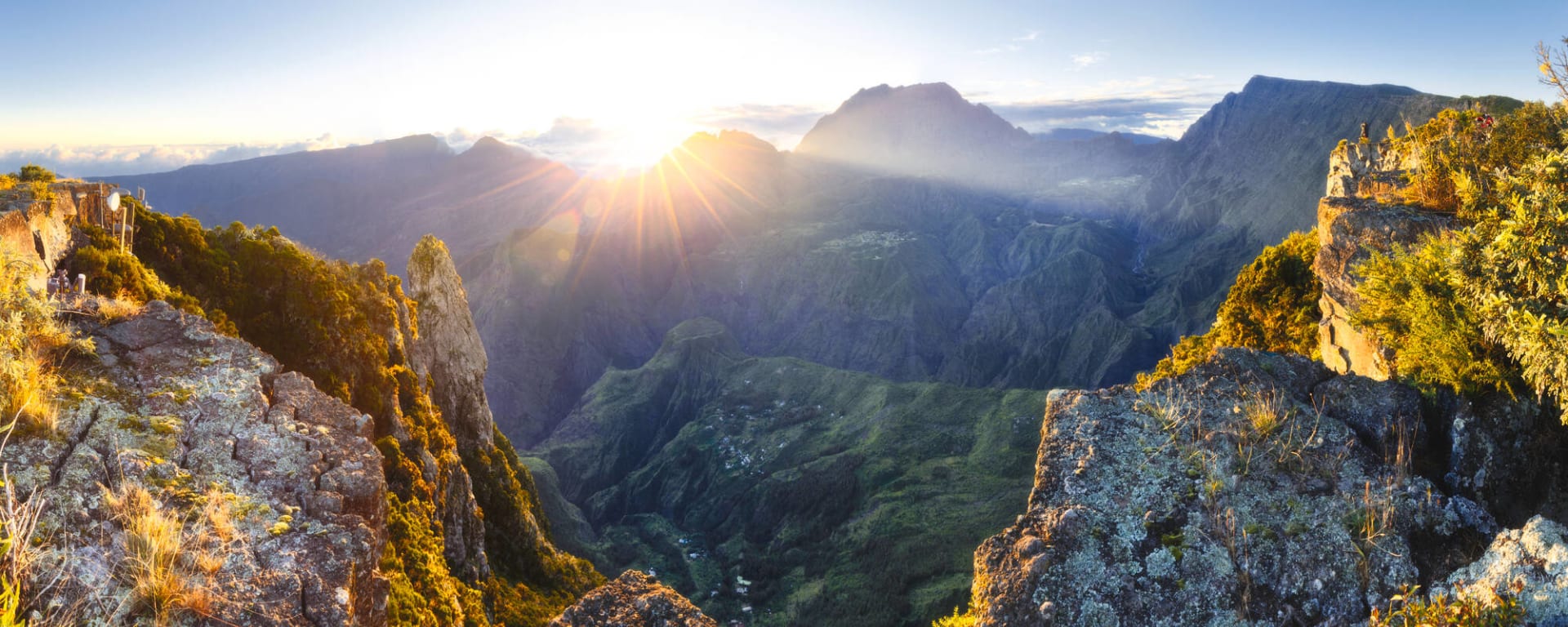 Klassisches La Réunion Standard ab Küstenregion: Reunion Piton Maido Sonnenaufgang