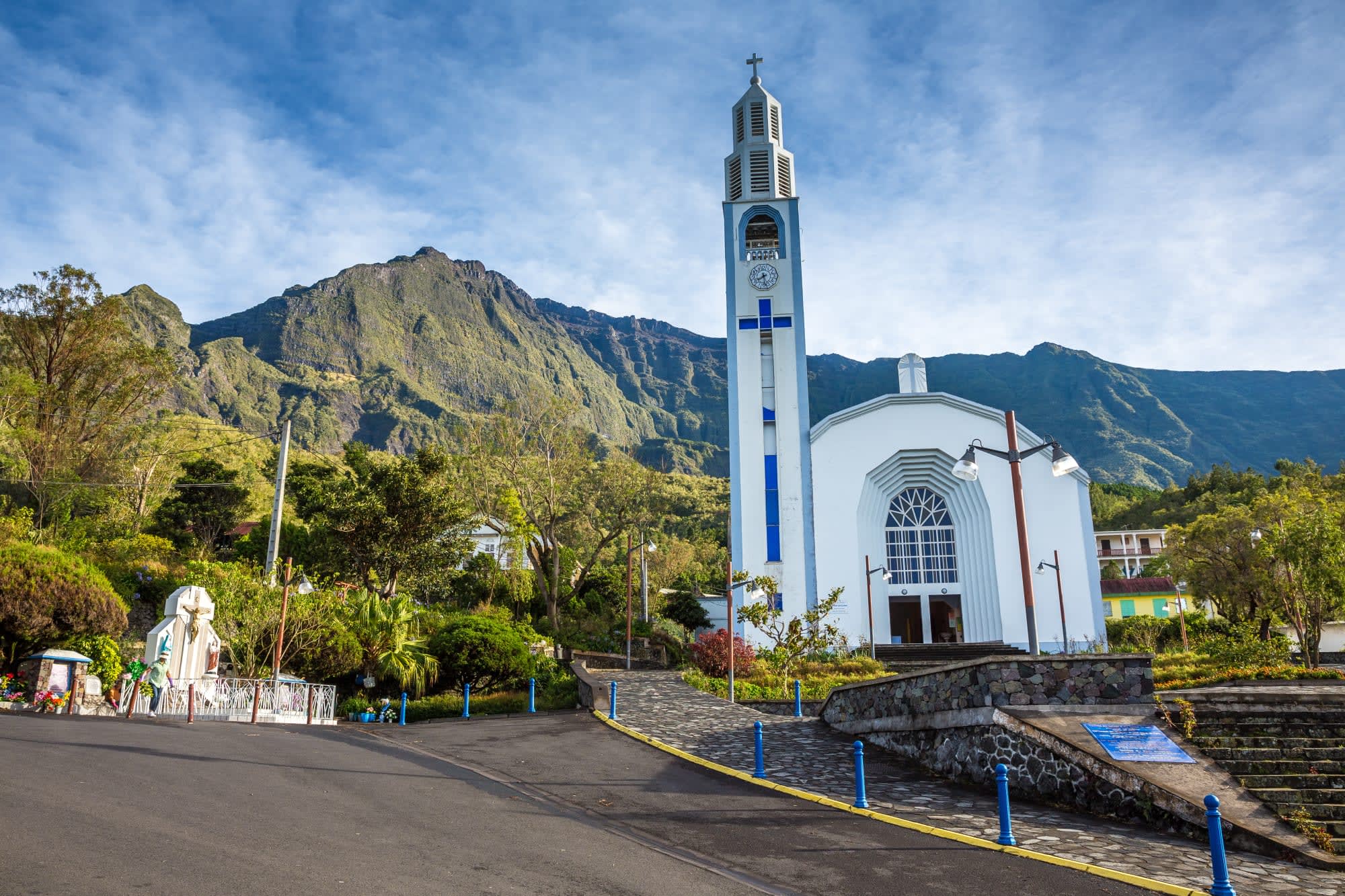 Facettenreiches La Réunion ab Küstenregion: Reunion Cilaos Kirche