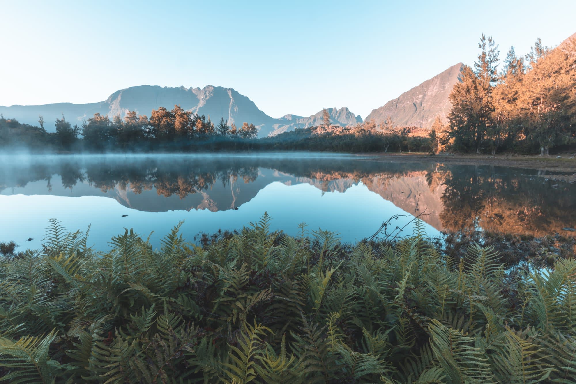 La Réunion Aktiv ab Küstenregion: Reunion Salazie See und Bergpanorama