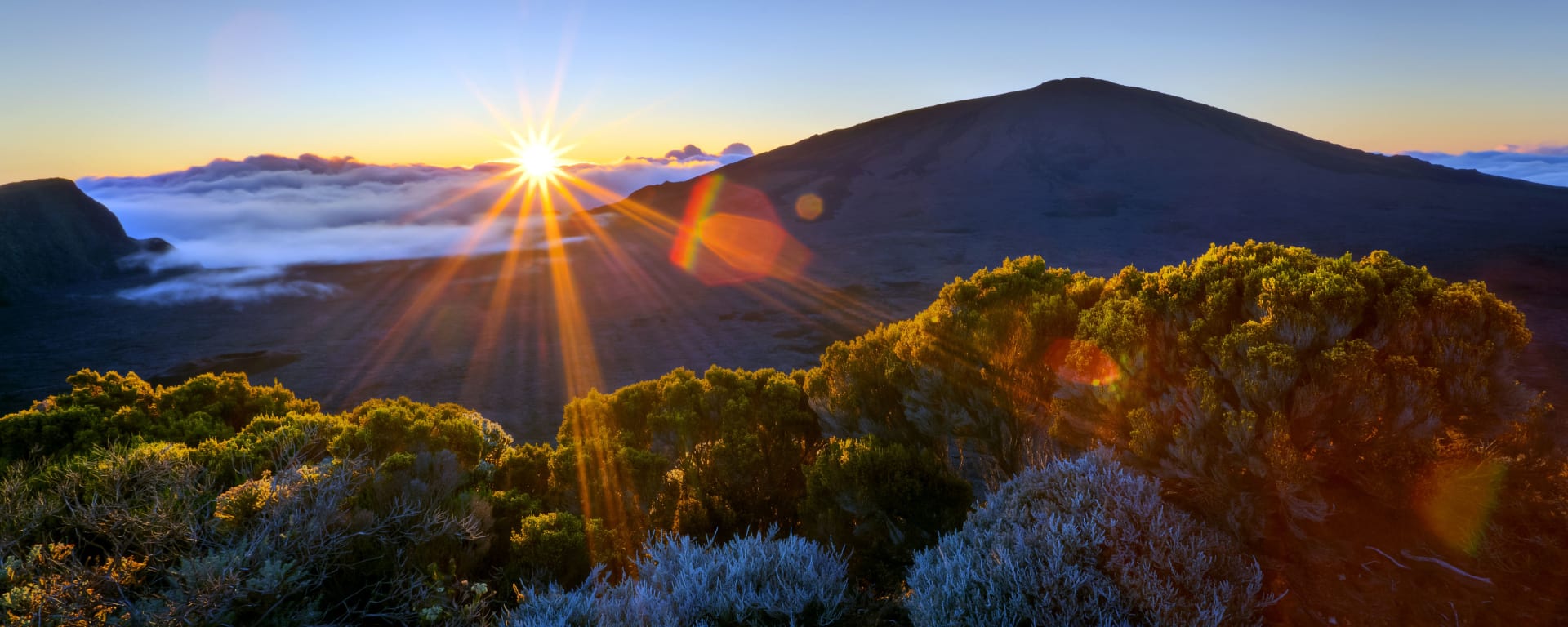 Trekking Tour La Réunion ab Küstenregion: Reunion Vulkan Piton des la Fournaise