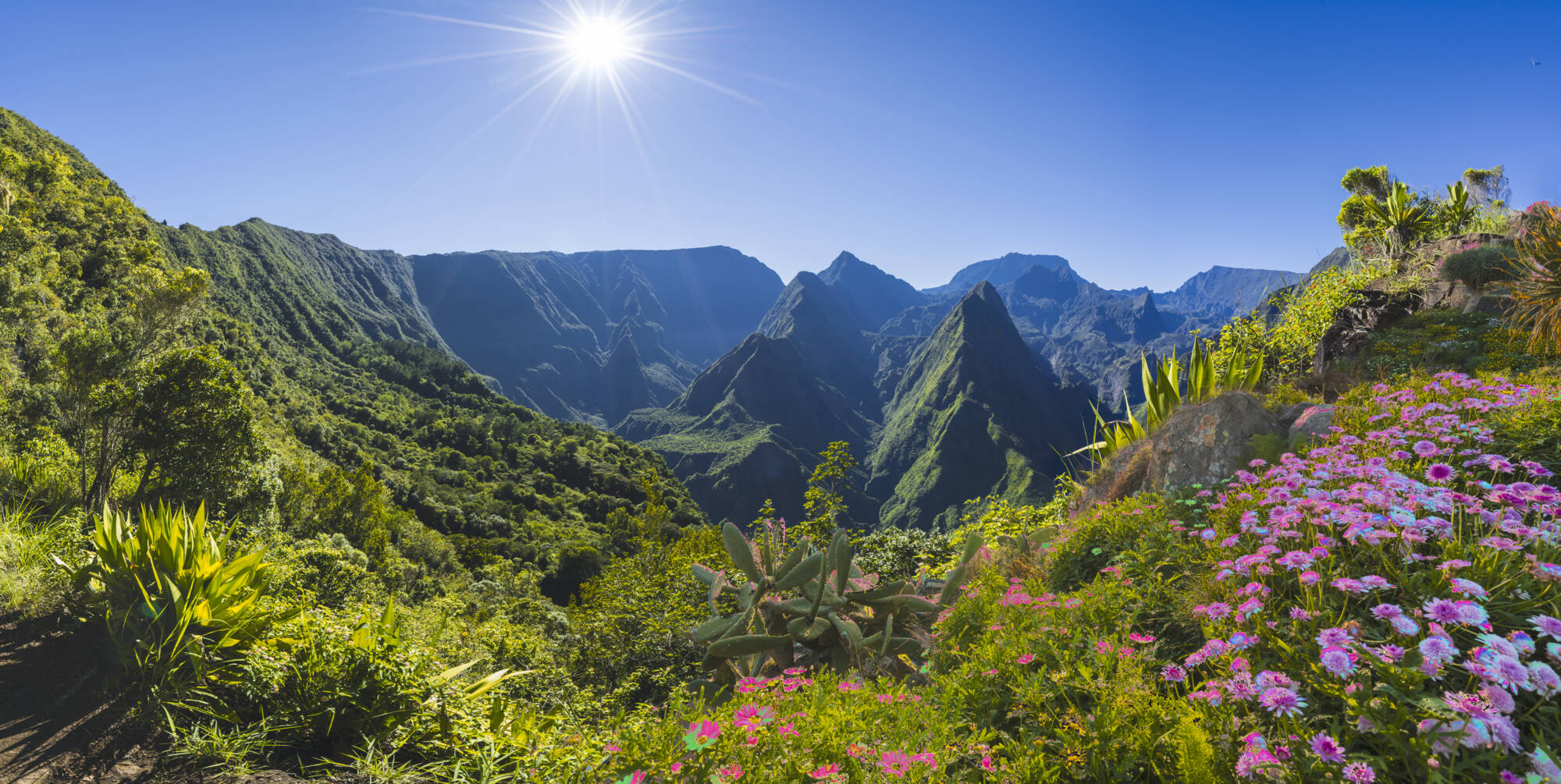 Trekking Tour La Réunion ab Küstenregion: Reunion Cirque Mafate Sommer