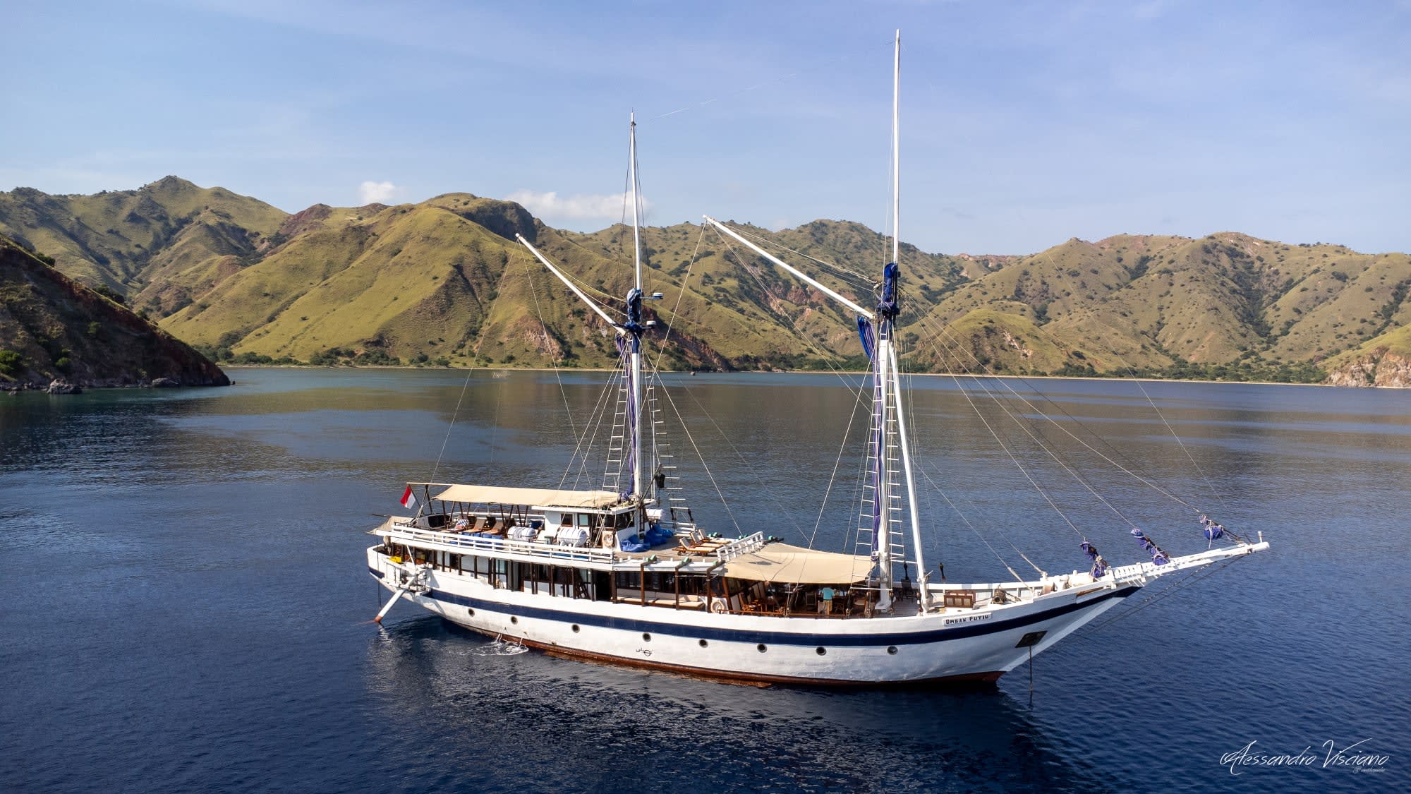 Kleine Sundainseln mit Ombak Putih | Katharina LBJ-LBJ ab Labuan Bajo: Sundainseln- Ombak Putih Schiff