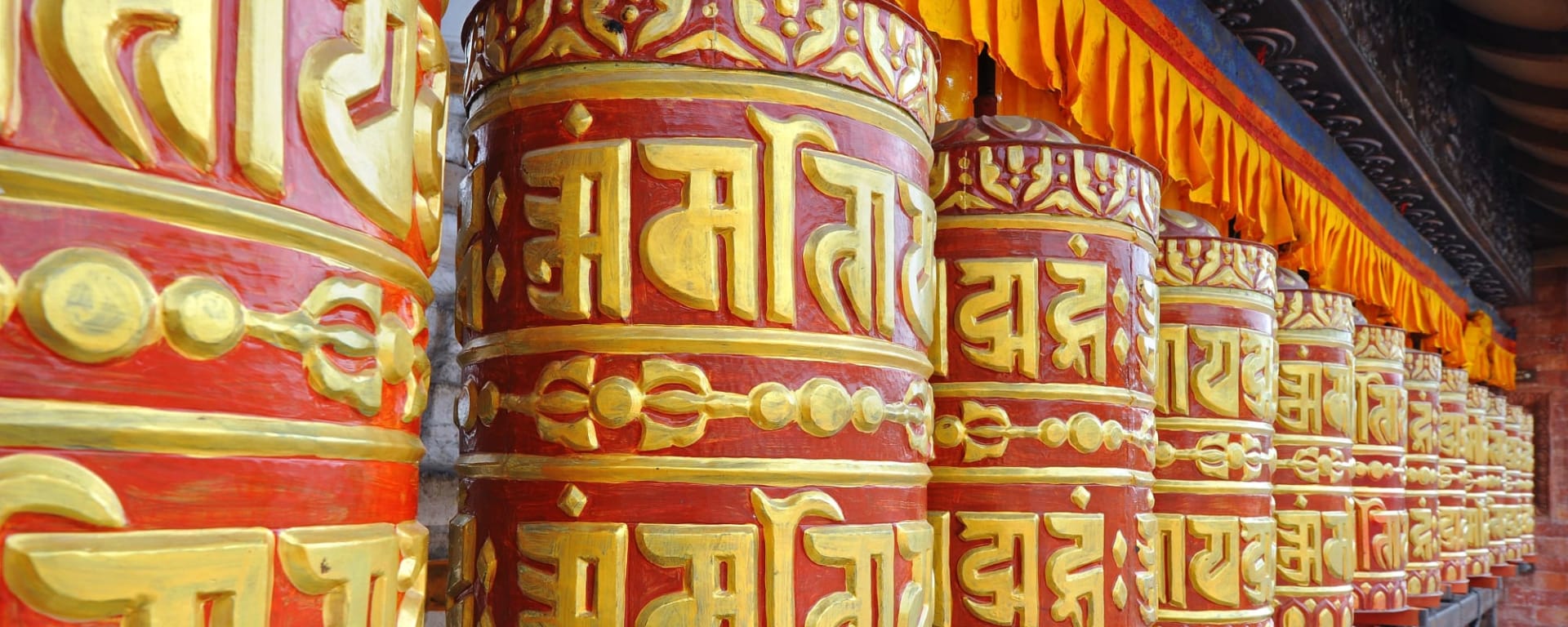 Höhepunkte Bhutan - Im Land des Donnerdrachens ab Paro: Bhutan Gebetsmühlen
