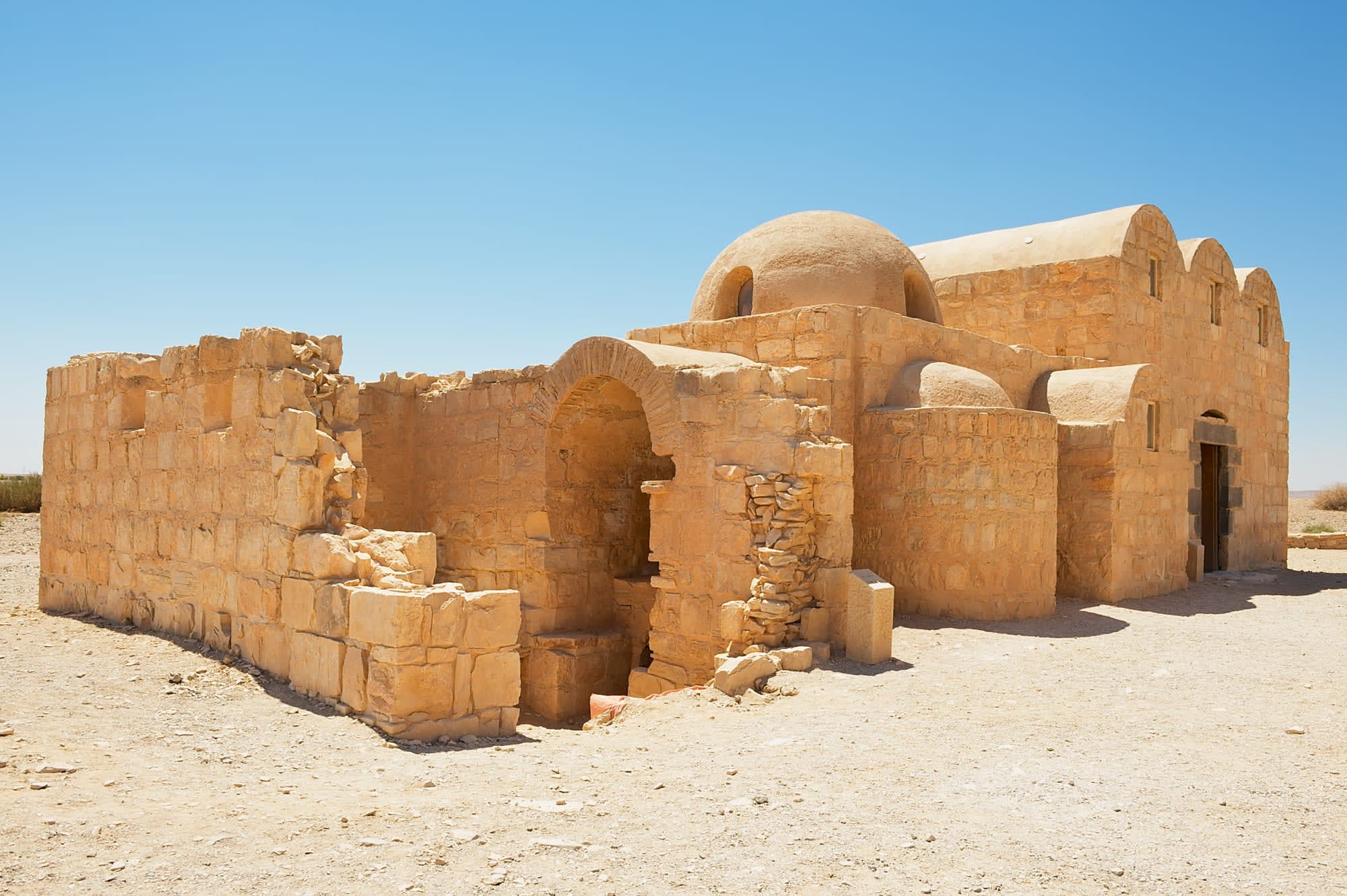 Höhepunkte Jordanien inkl. Zusatznacht Wadi Rum ab Amman: Jordanien Wüstenschloss Qasr Amra 