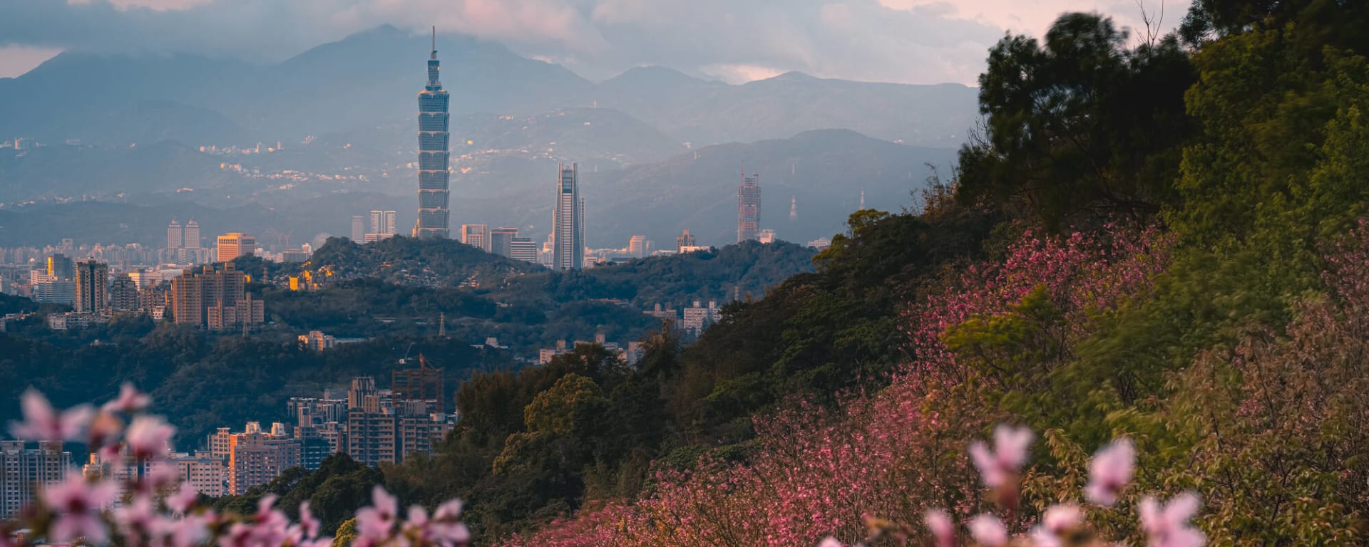 Soft Adventure Taiwan ab Taipei: Taiwan Taipei Sonnenaufgang