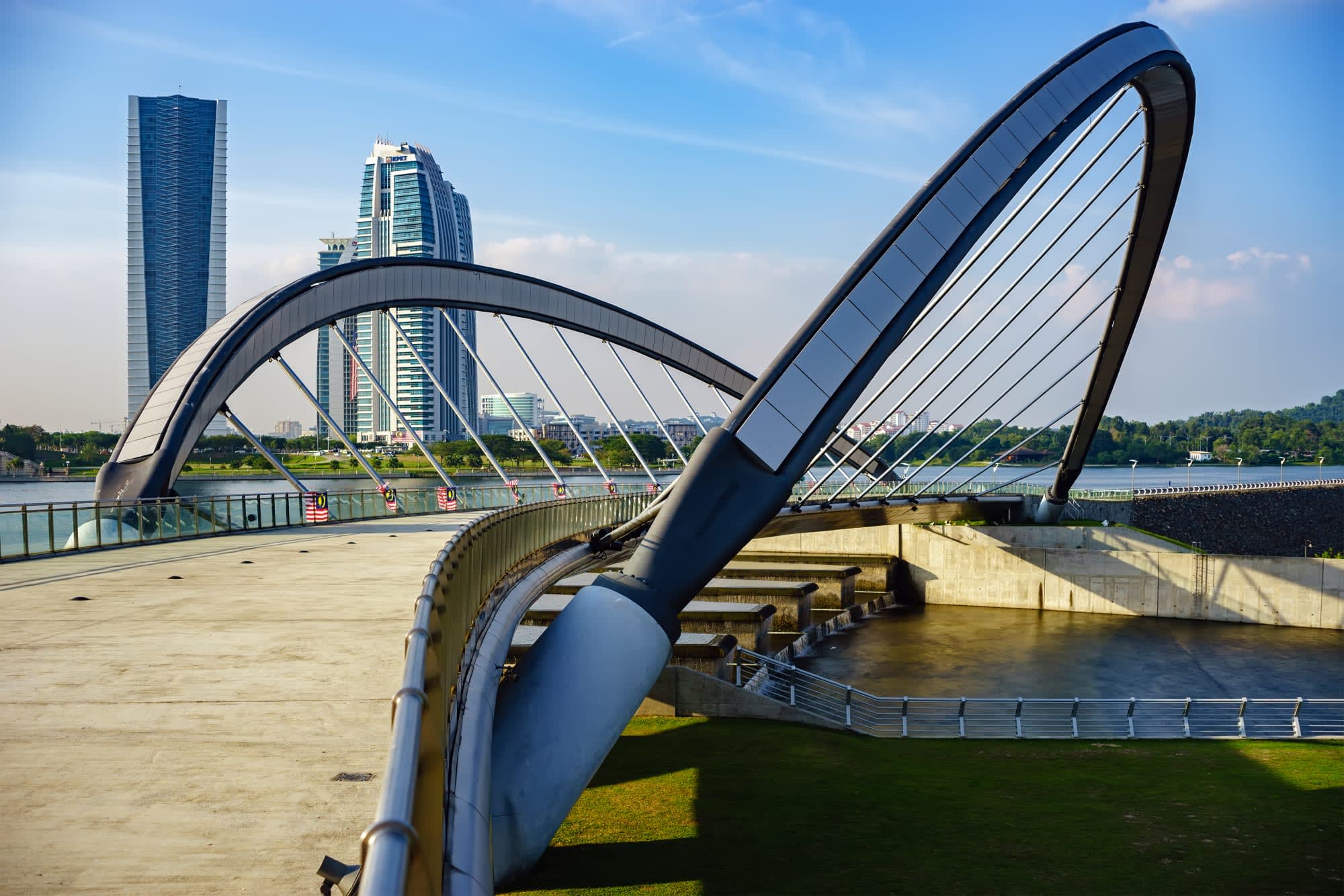 Historisches Malakka ab|bis KUL ab Kuala Lumpur: Malaysia Putrajaya Brücke
