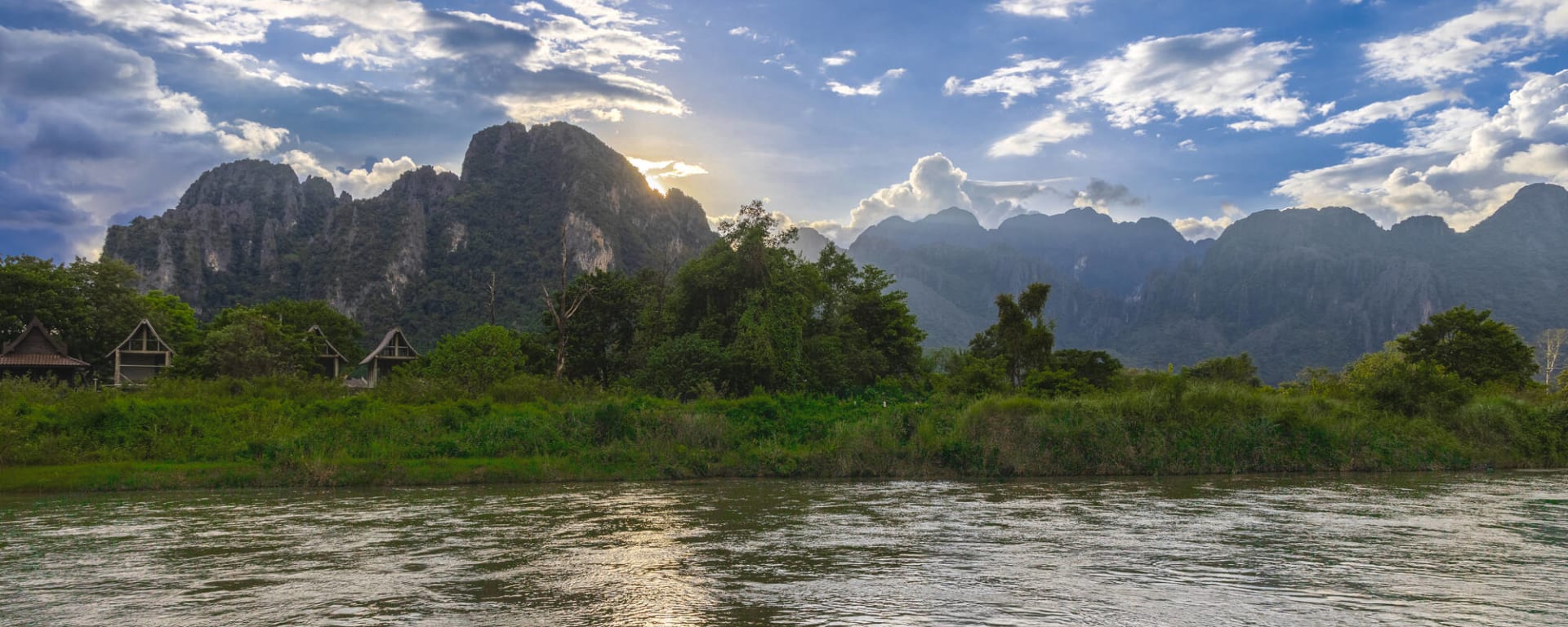 Ebene der Tonkrüge & Vang Vieng ab Luang Prabang: Laos Vang Vieng 