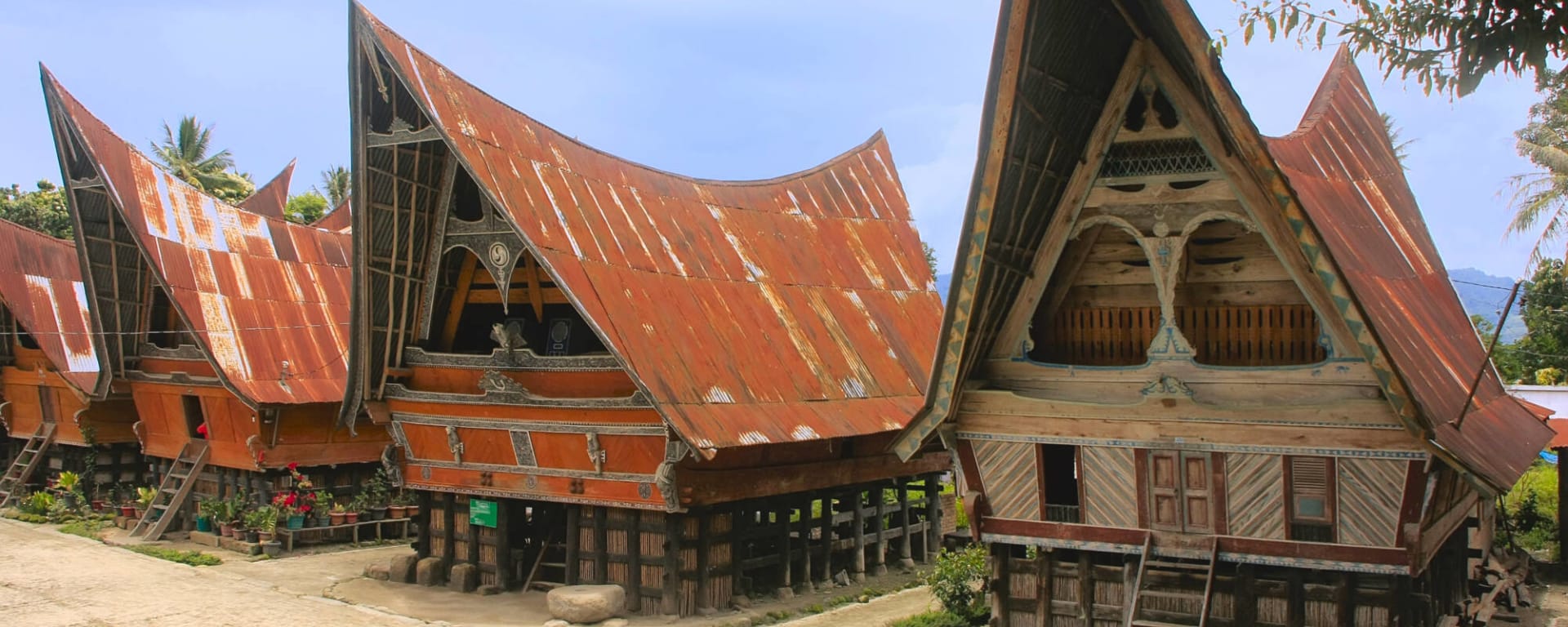 Natur & Kultur Nord-Sumatra ab Medan: Indonesien Sumatra Samosir Batak Haeuser