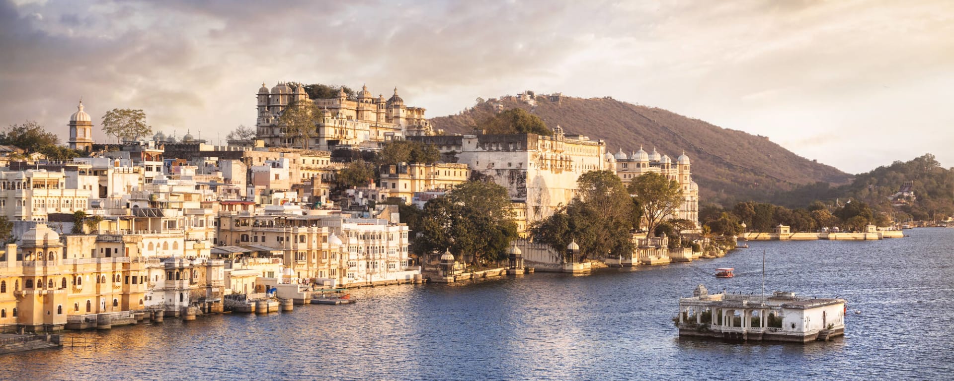 Von Gujarat nach Rajasthan ab Gujarat | Ahmedabad: Indien Udaipur Pichola See