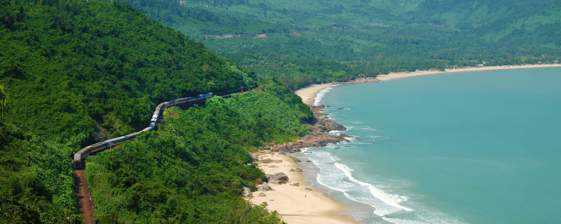 Unterwegs in Zentral-Vietnam, DAD-HUI ab Danang: Vietnam Zugfahrt Küste