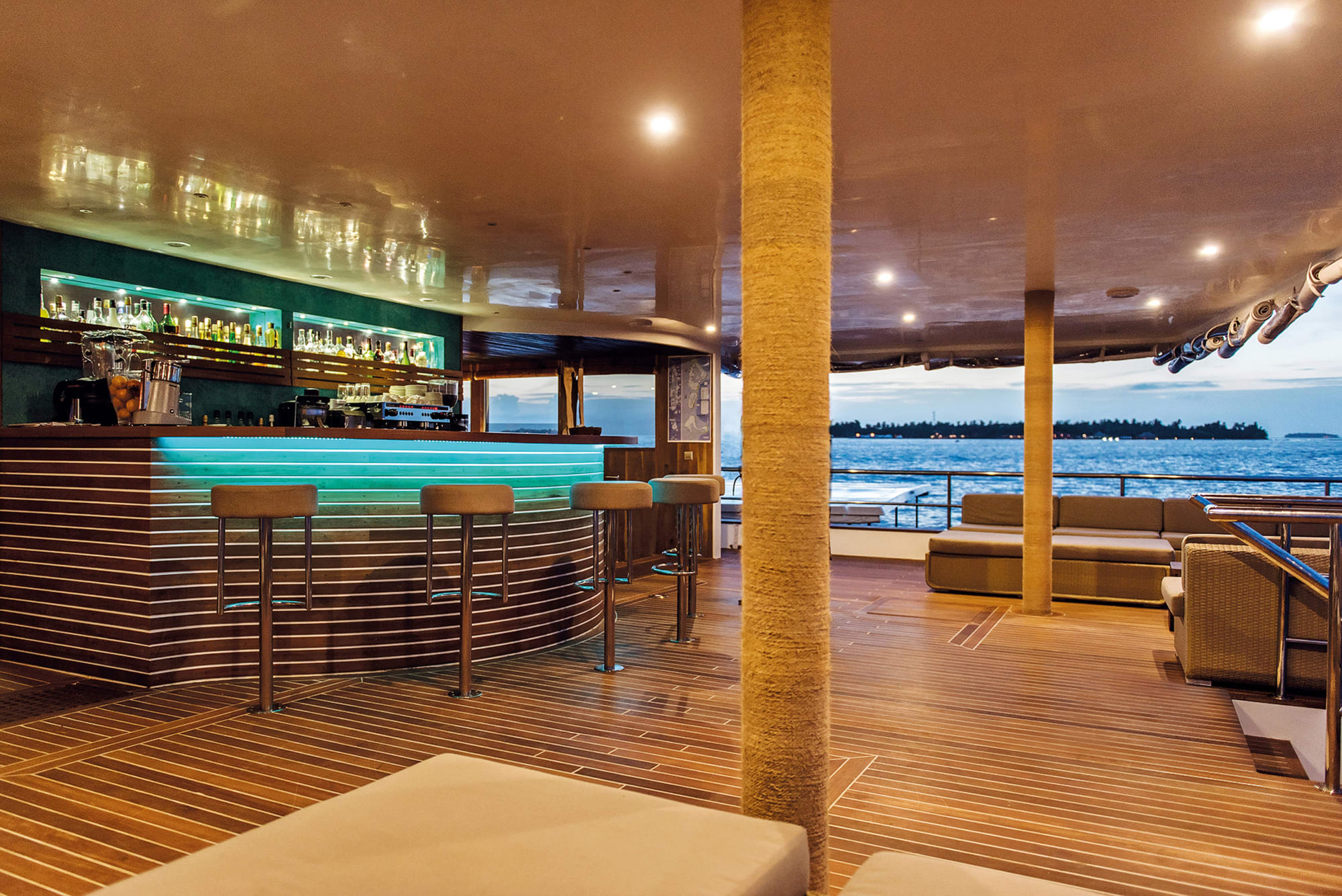 Scubaspa - Best of Maldives ab Malediven: Scuba Lagoon Bar