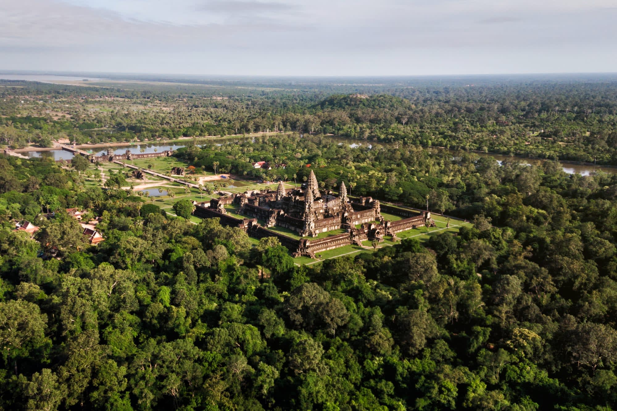 Klassisches Indochina: Kambodscha & Laos ab Phnom Penh: Kambodscha Angkor Luftaufnahme