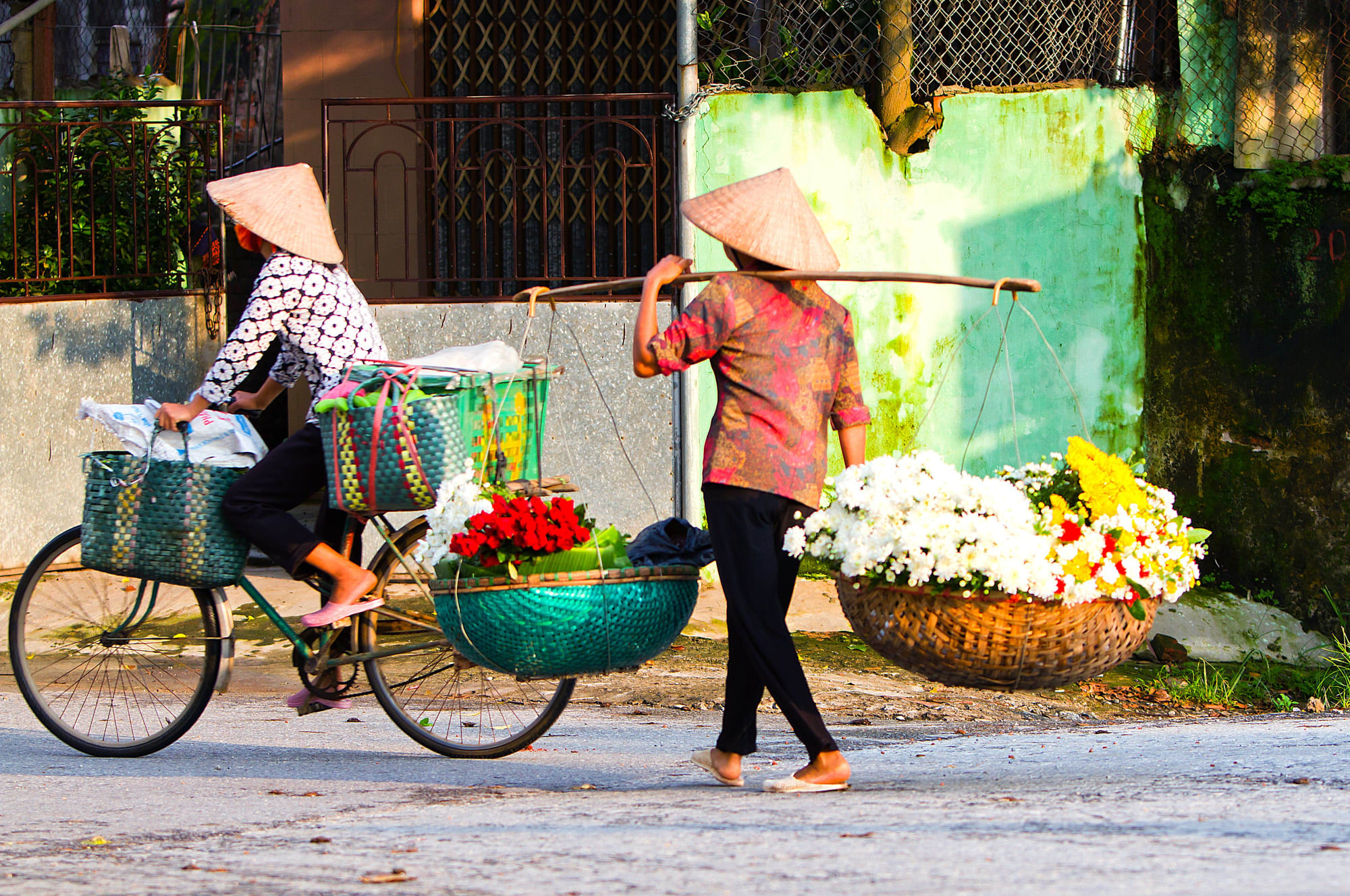Klassisches Indochina: Vietnam & Kambodscha ab Hanoi: Vietnam Hanoi Blumenverkaeufer