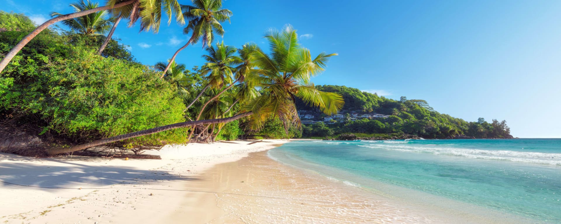 Inselhüpfen Praslin, La Digue & Mahé: Seychellen Mahe Anse Takamaka Strand
