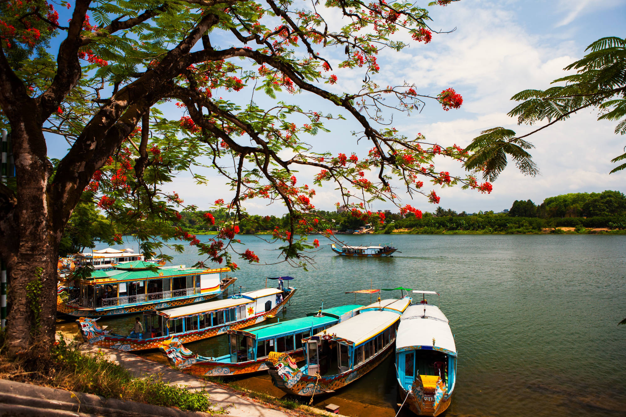 Vietnam Individuell mit dem Zug ab Hanoi: Vietnam Hue Parfuemfluss