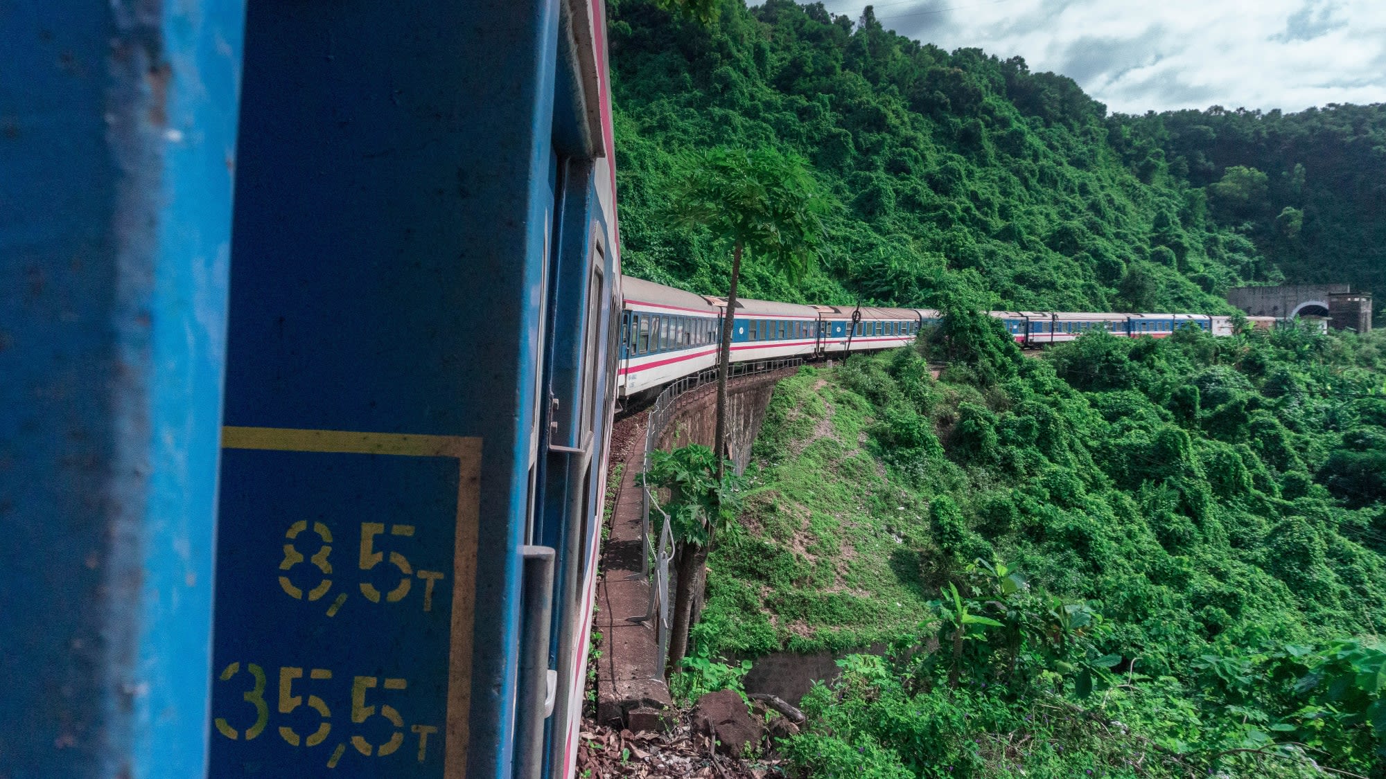 Vietnam Individuell mit dem Zug ab Hanoi: Vietnam Hai Van Pass