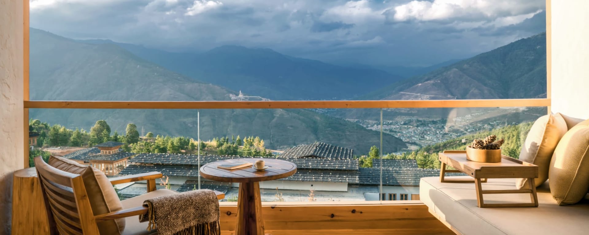 Touching Sense - Bhutan erleben mit Six Senses ab Paro: room: Bhutan Six Senses Thimpu Suite