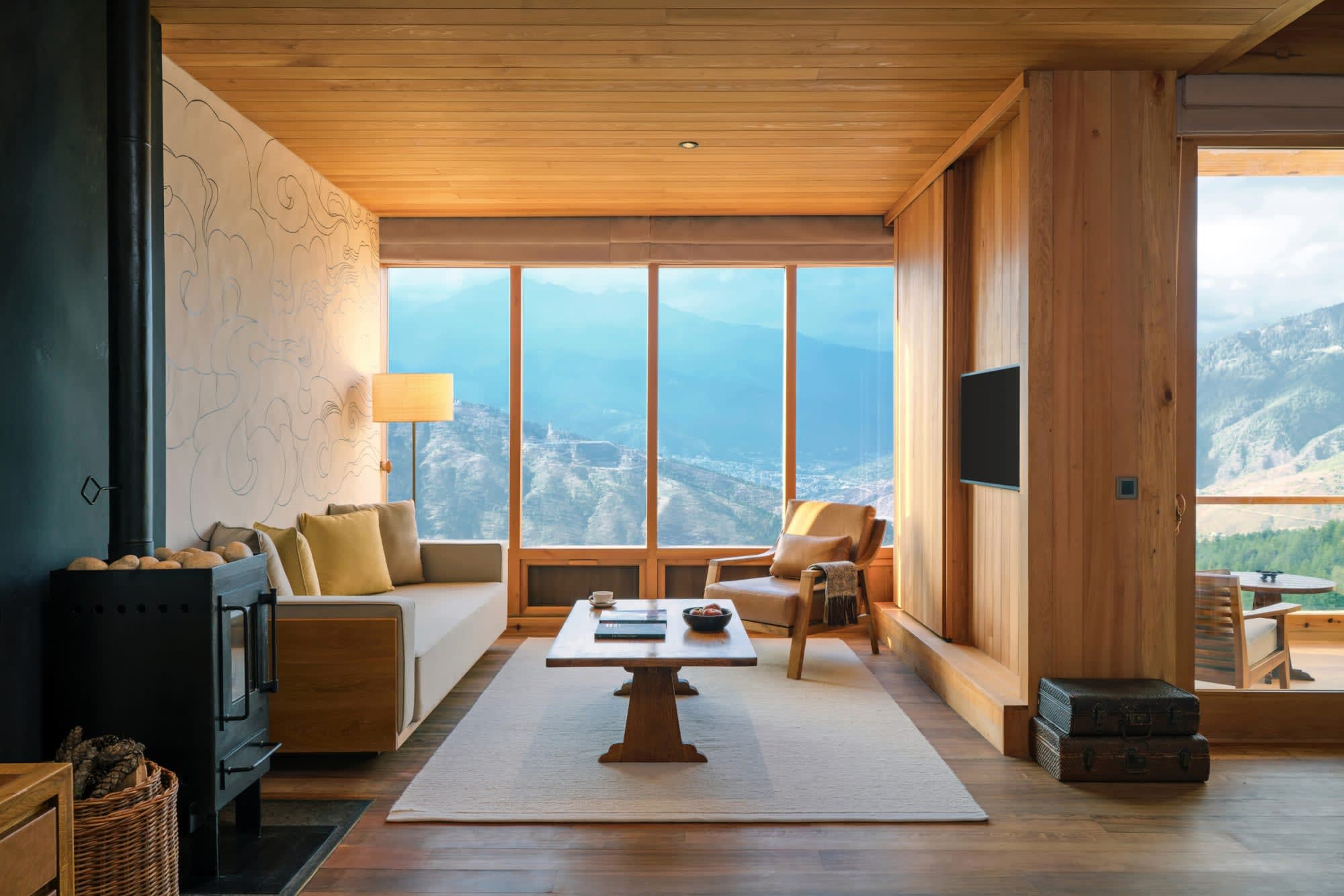 Touching Sense - Bhutan erleben mit Six Senses ab Paro: room: Bhutan Six Senses Thimpu Lodge Suite