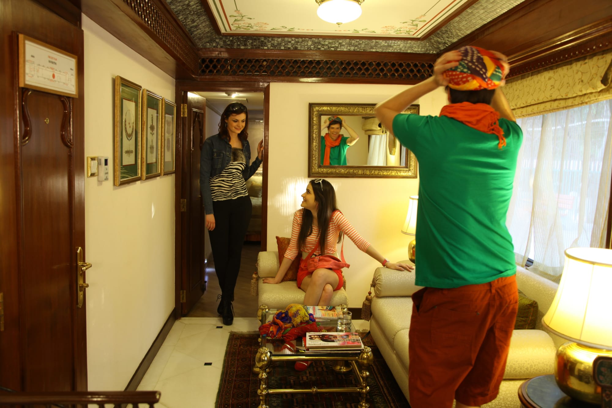 Maharadscha Express- Heritage of India ab Mumbai | Maharashtra: room: Maharaja Express Wohnzimmer