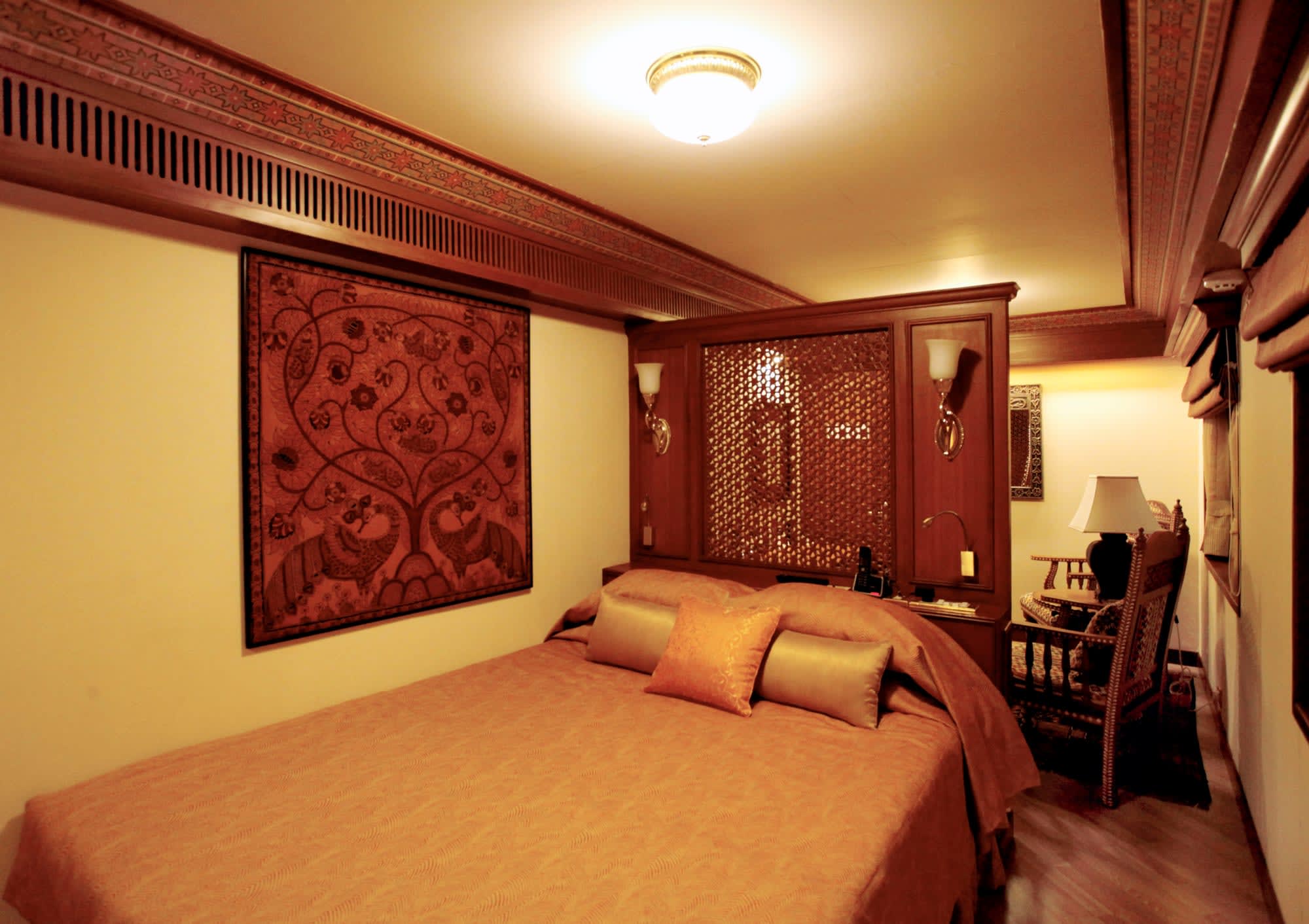 Maharadscha Express- Heritage of India ab Mumbai | Maharashtra: room: Maharaja Express Suite